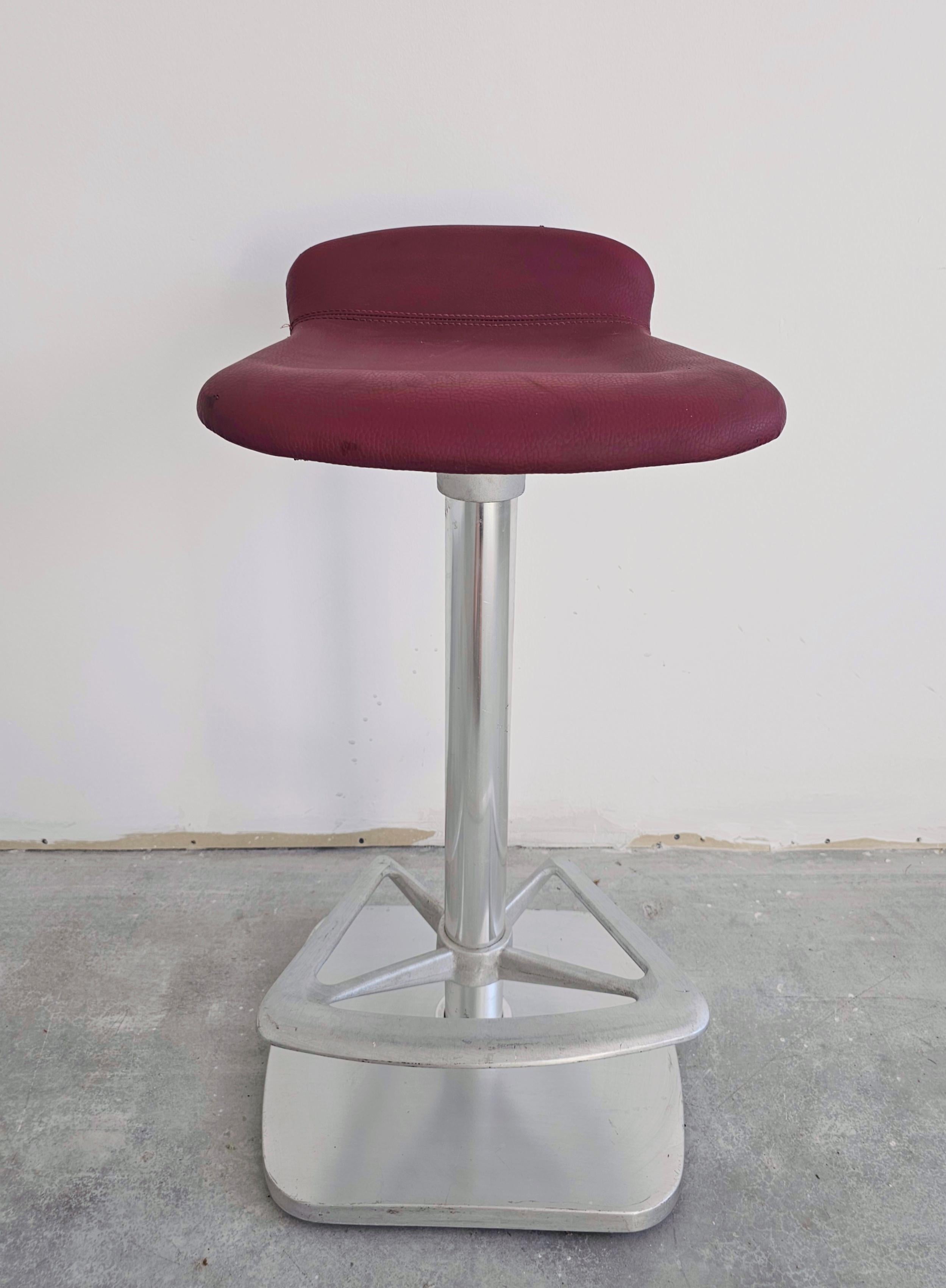 Post-Modern Set of 4 Postmodern Bar Stools by Indecasa designed by Joan Casas, Spain 1980s For Sale