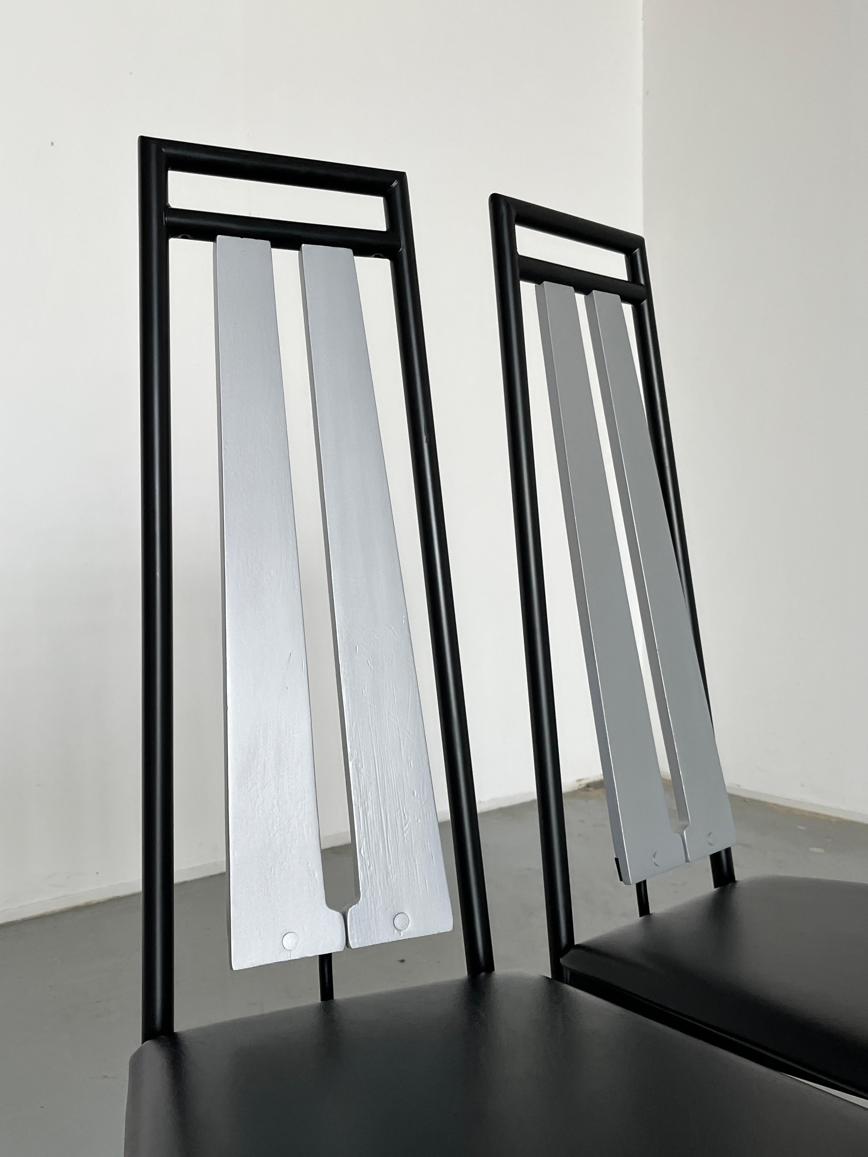 Ensemble de 4 chaises de salle à manger postmodernes brutalistes à dossier haut, Italie, années 1980 en vente 3