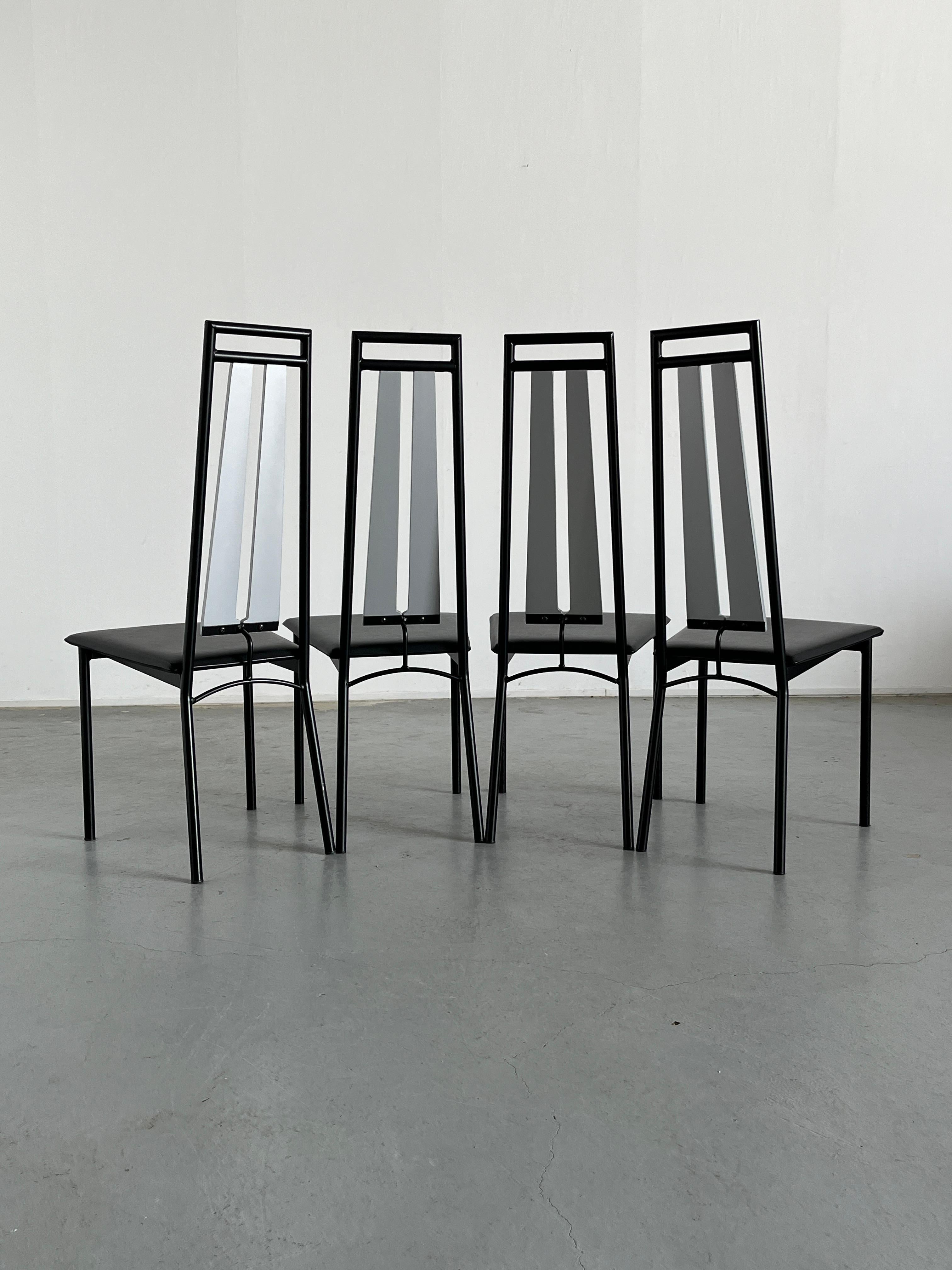 Ensemble de 4 chaises de salle à manger postmodernes brutalistes à dossier haut, Italie, années 1980 en vente 1
