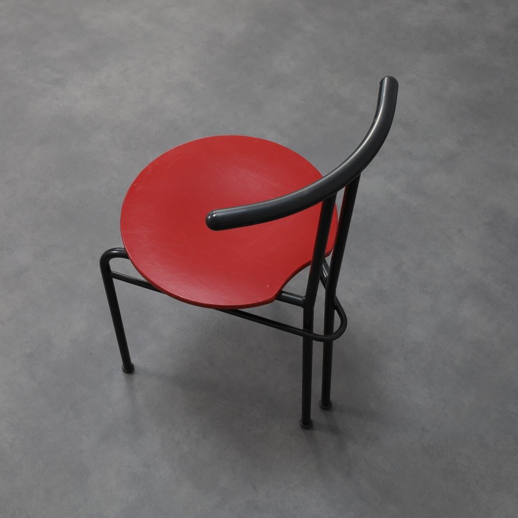 Satz von 4 postmodernen Esszimmerstühlen, 1980er Jahre (Metall) im Angebot