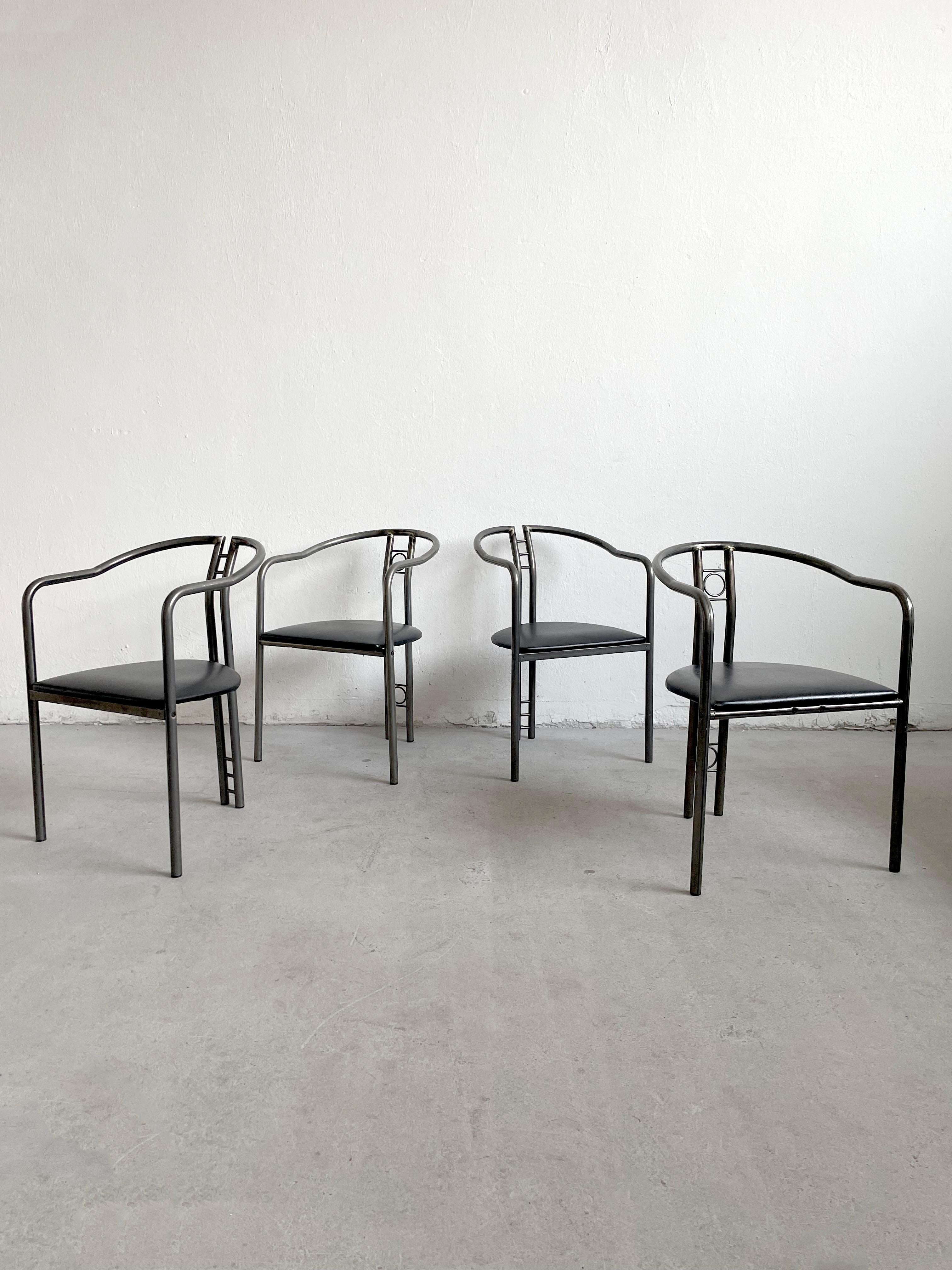 Postmoderne Ensemble de 4 chaises de salle à manger postmodernes, Belgique, années 1980 en vente