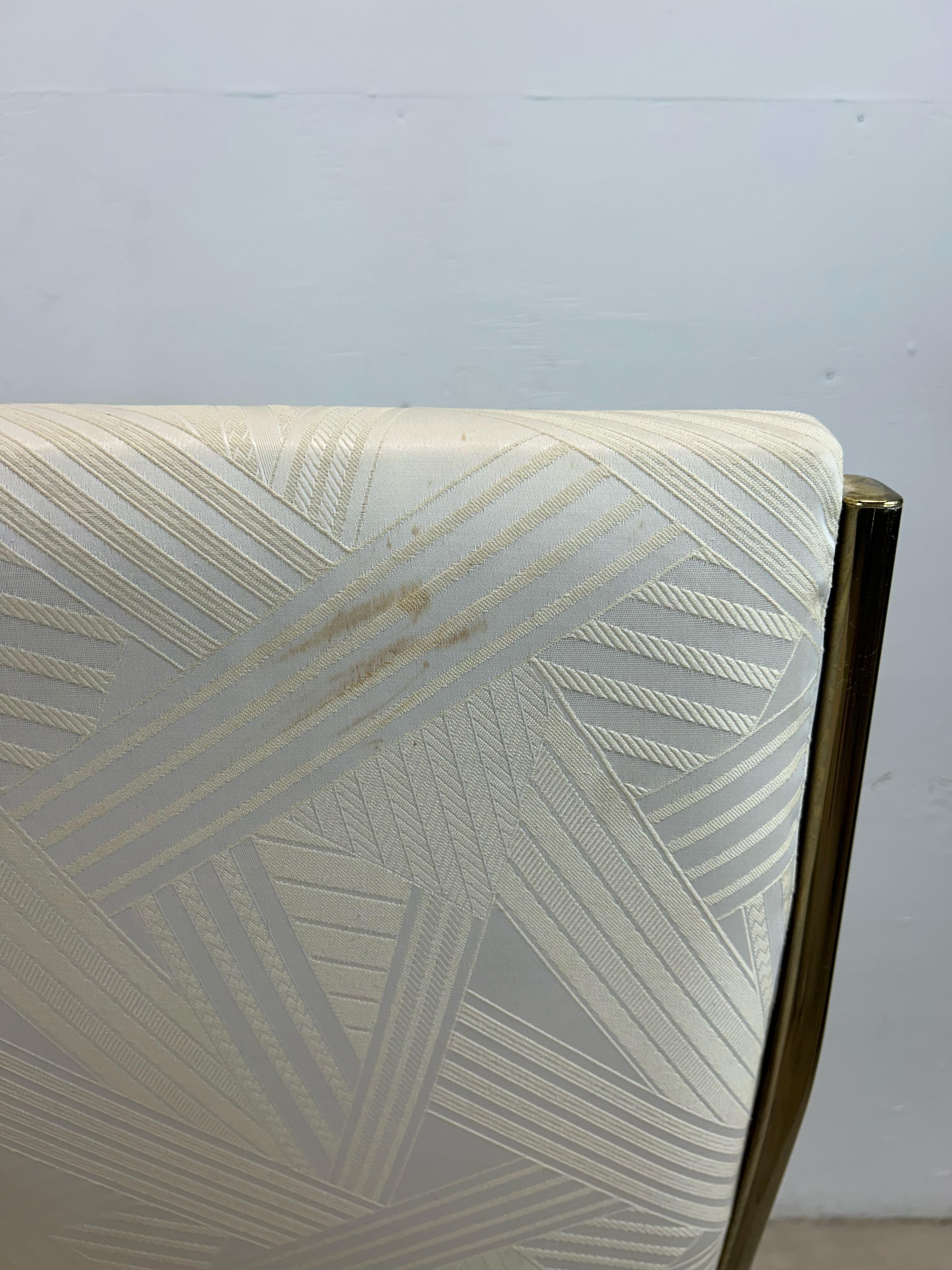 Set di 4 sedie da pranzo postmoderne con base in ottone in vendita 6