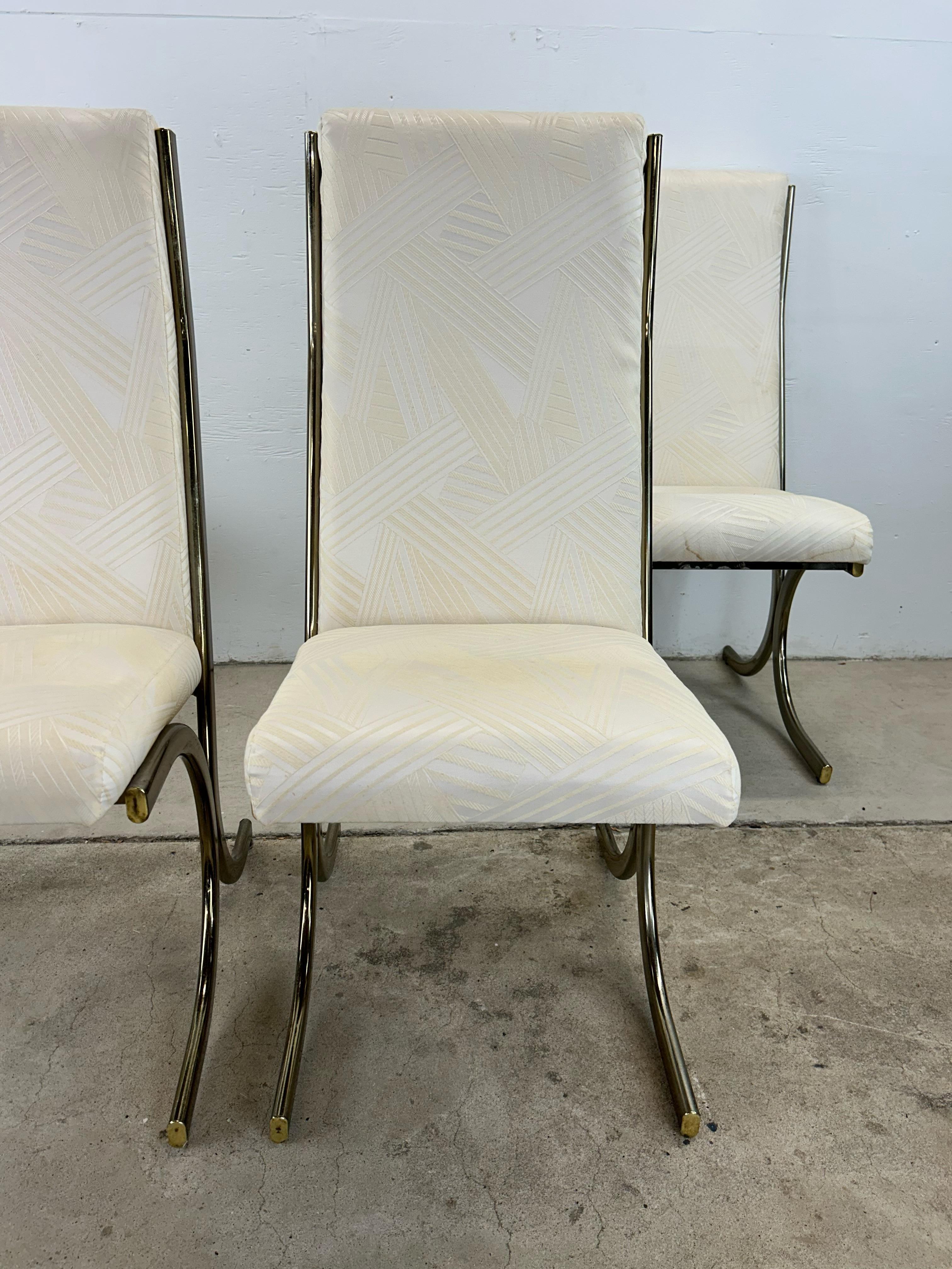 XX secolo Set di 4 sedie da pranzo postmoderne con base in ottone in vendita