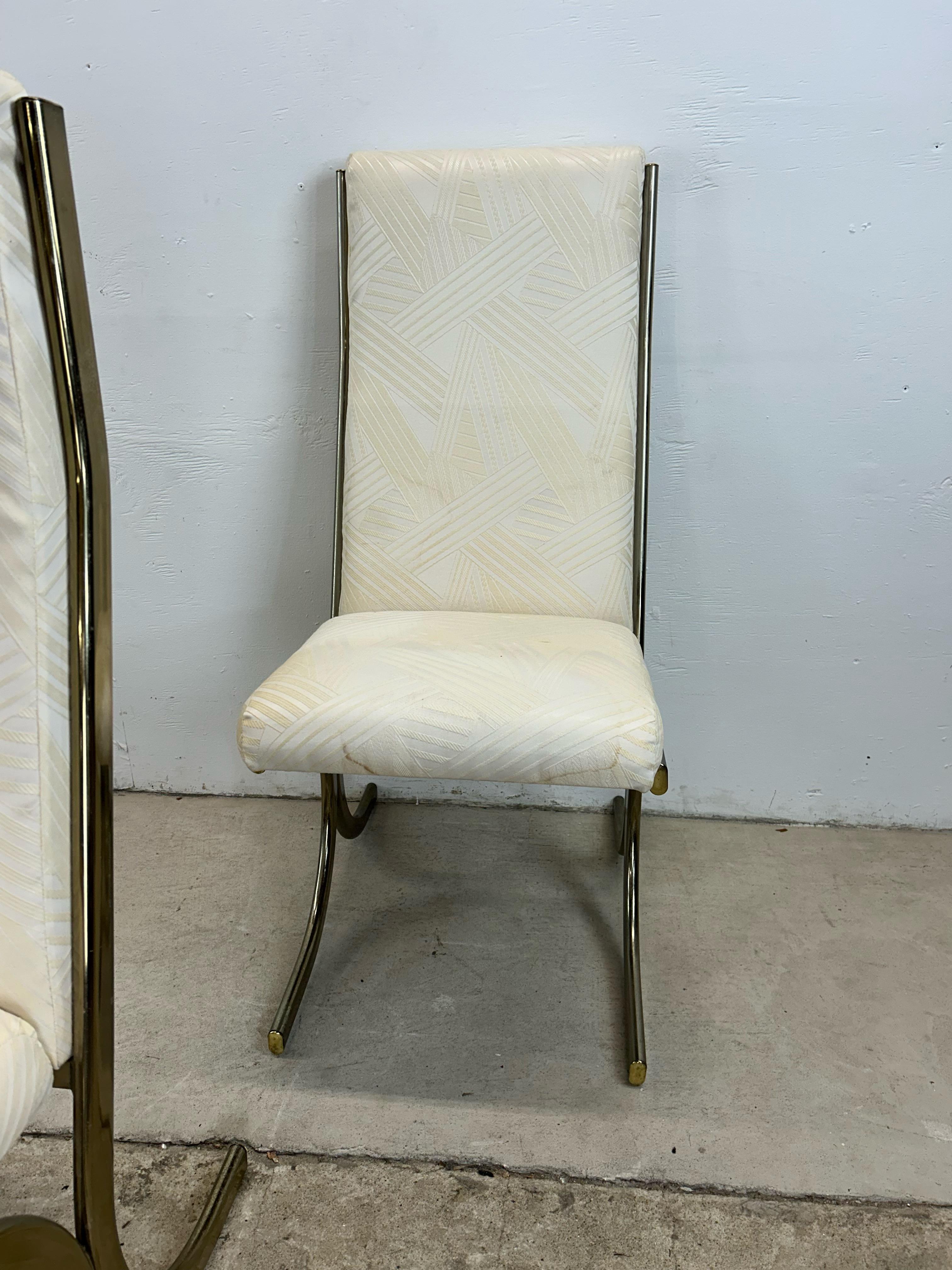 Ottone Set di 4 sedie da pranzo postmoderne con base in ottone in vendita