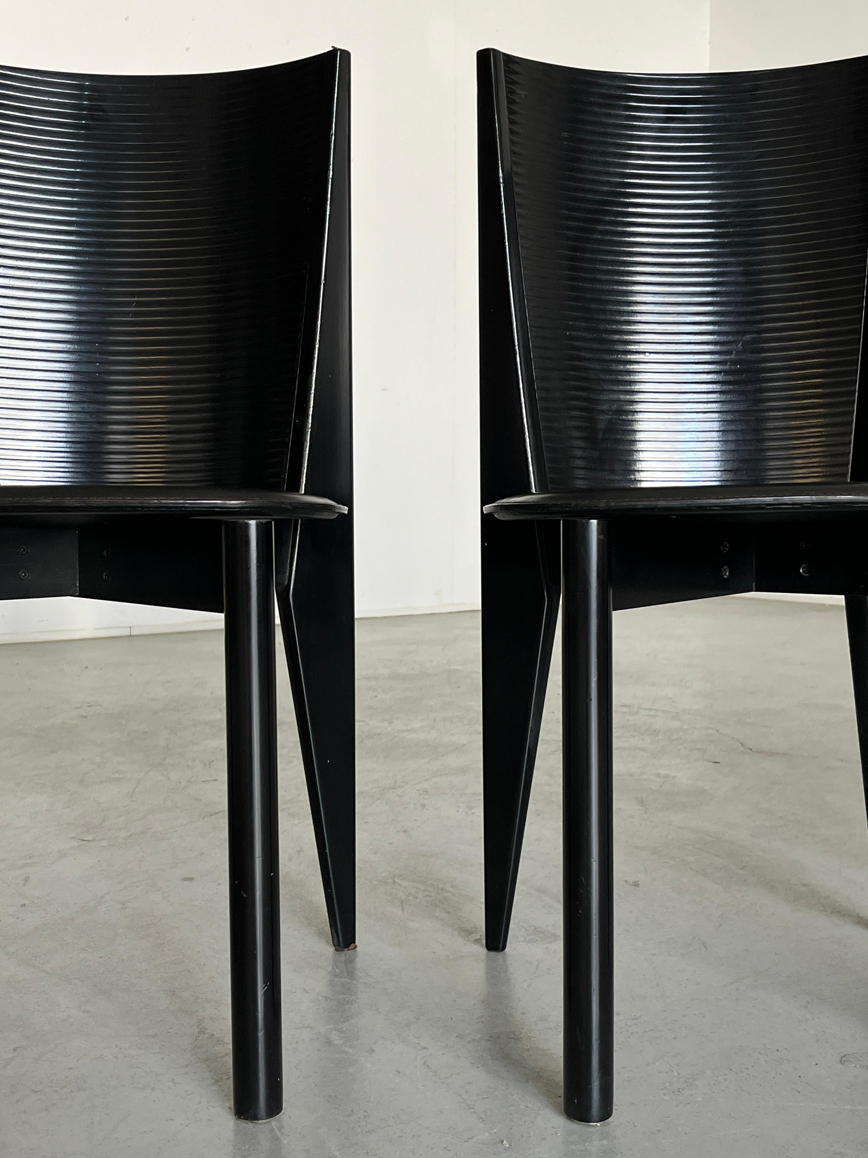 Set aus 4 postmodernen italienischen Esszimmerstühlen von Calligaris aus ebonisiertem Bugholz, 80 (Ende des 20. Jahrhunderts) im Angebot