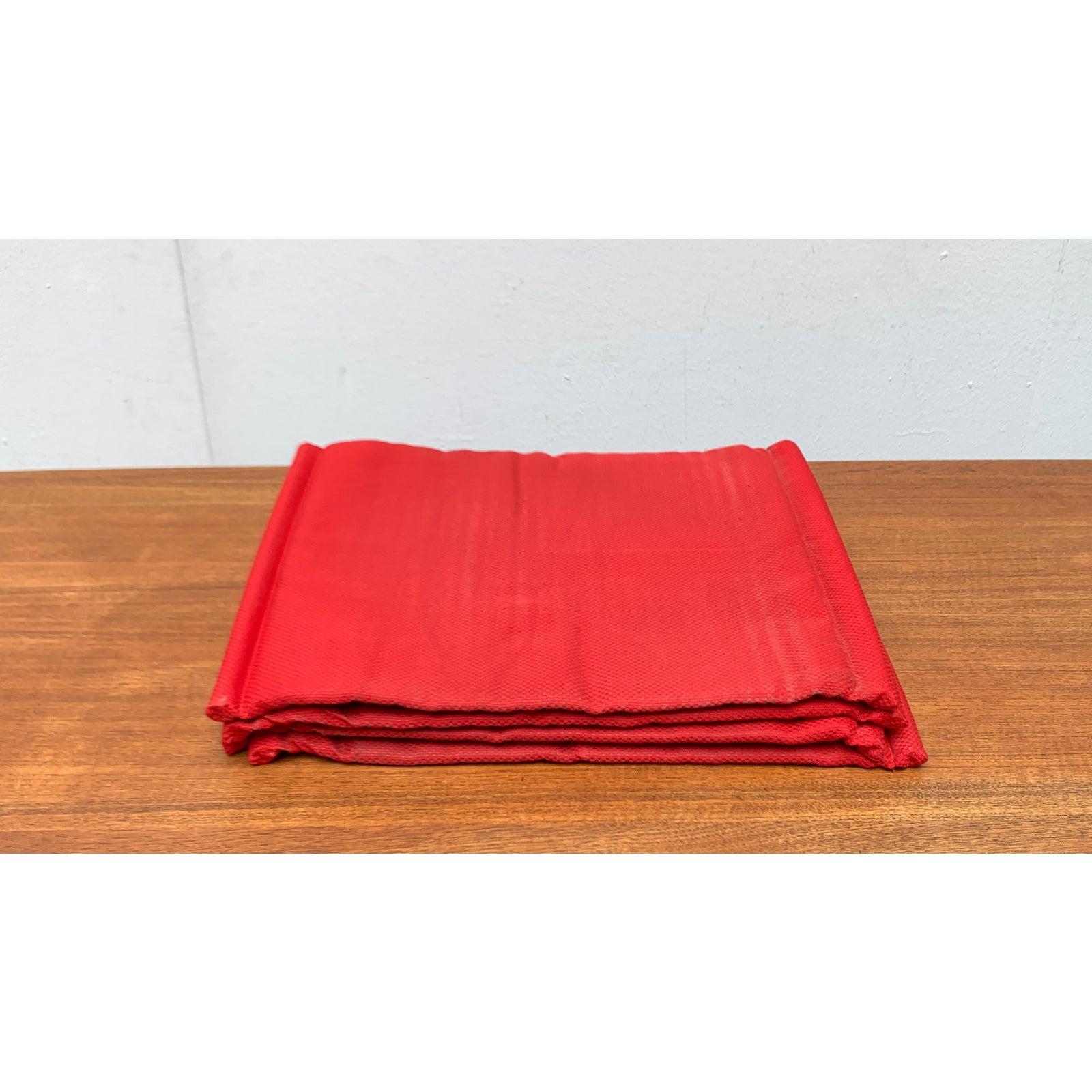 Ensemble de 4 chaises Kreuzschwinger rouges postmodernes de Till Behrens, 1980 en vente 3