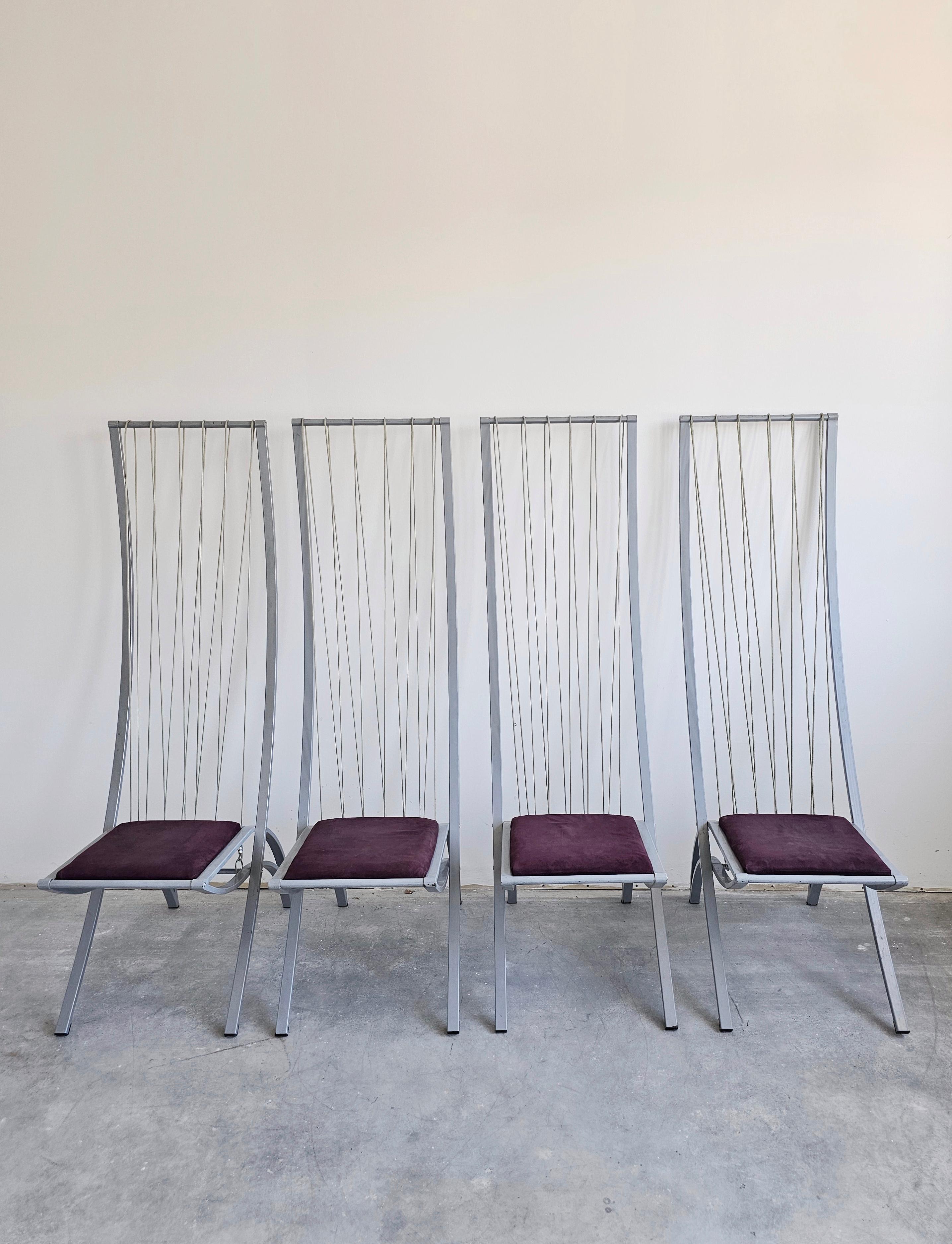 Postmoderne Ensemble de 4 chaises de salle à manger sculpturales postmodernes Harp conçues par Dietrich Design en vente