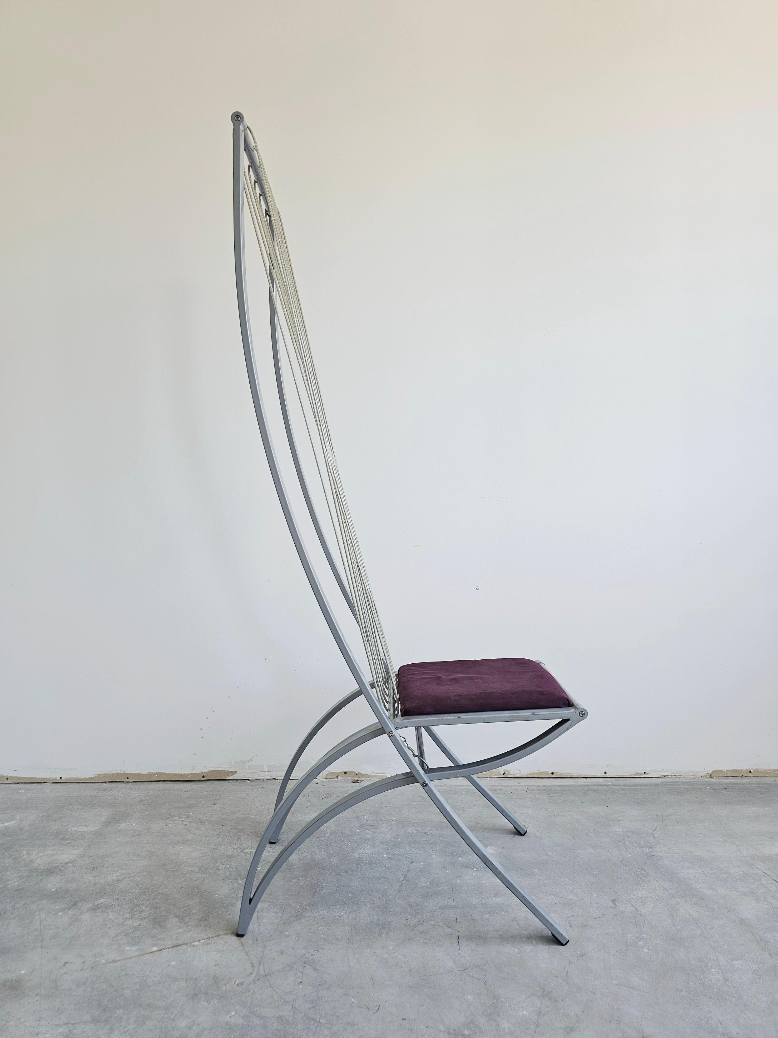 Fin du 20e siècle Ensemble de 4 chaises de salle à manger sculpturales postmodernes Harp conçues par Dietrich Design en vente
