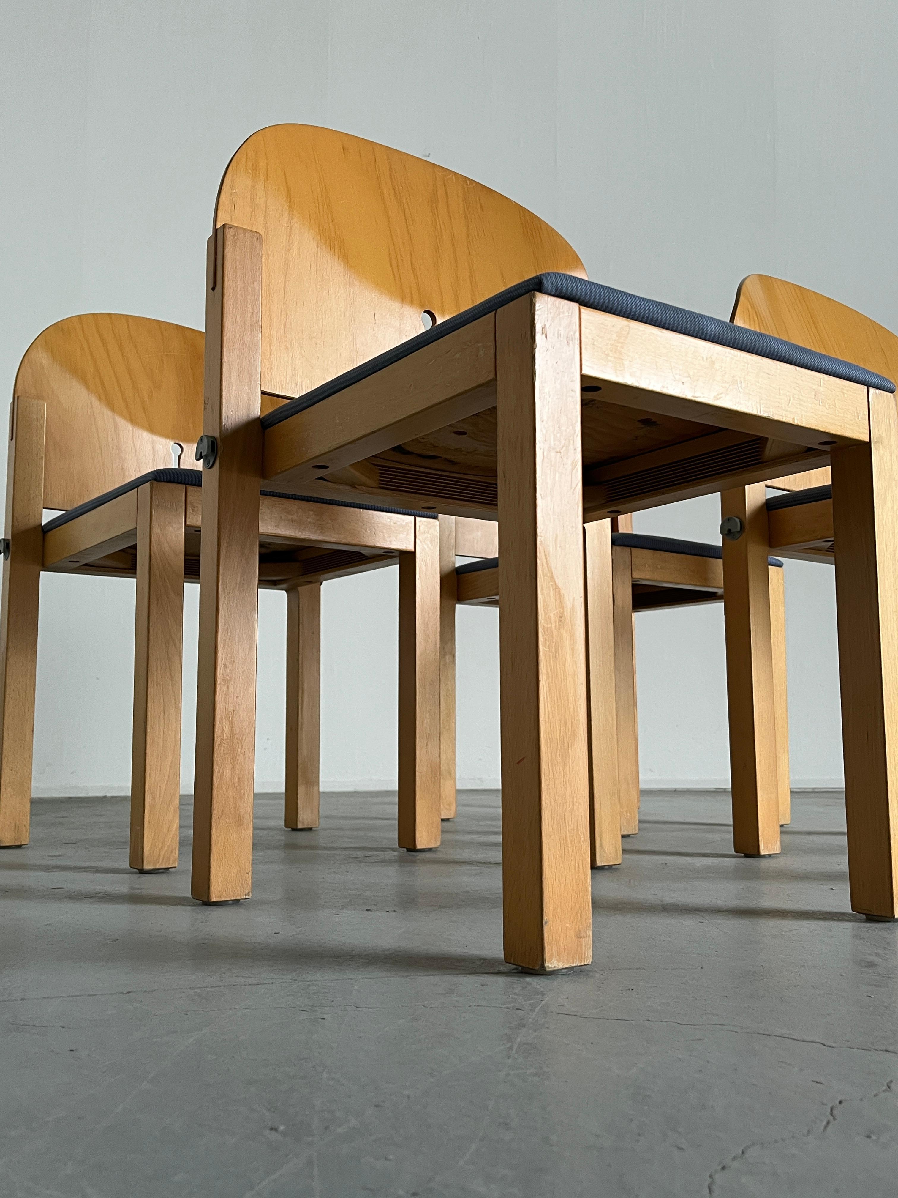 Ensemble de 4 chaises de salle à manger postmodernes sculpturales en bois par Arno Votteler, années 1980 3