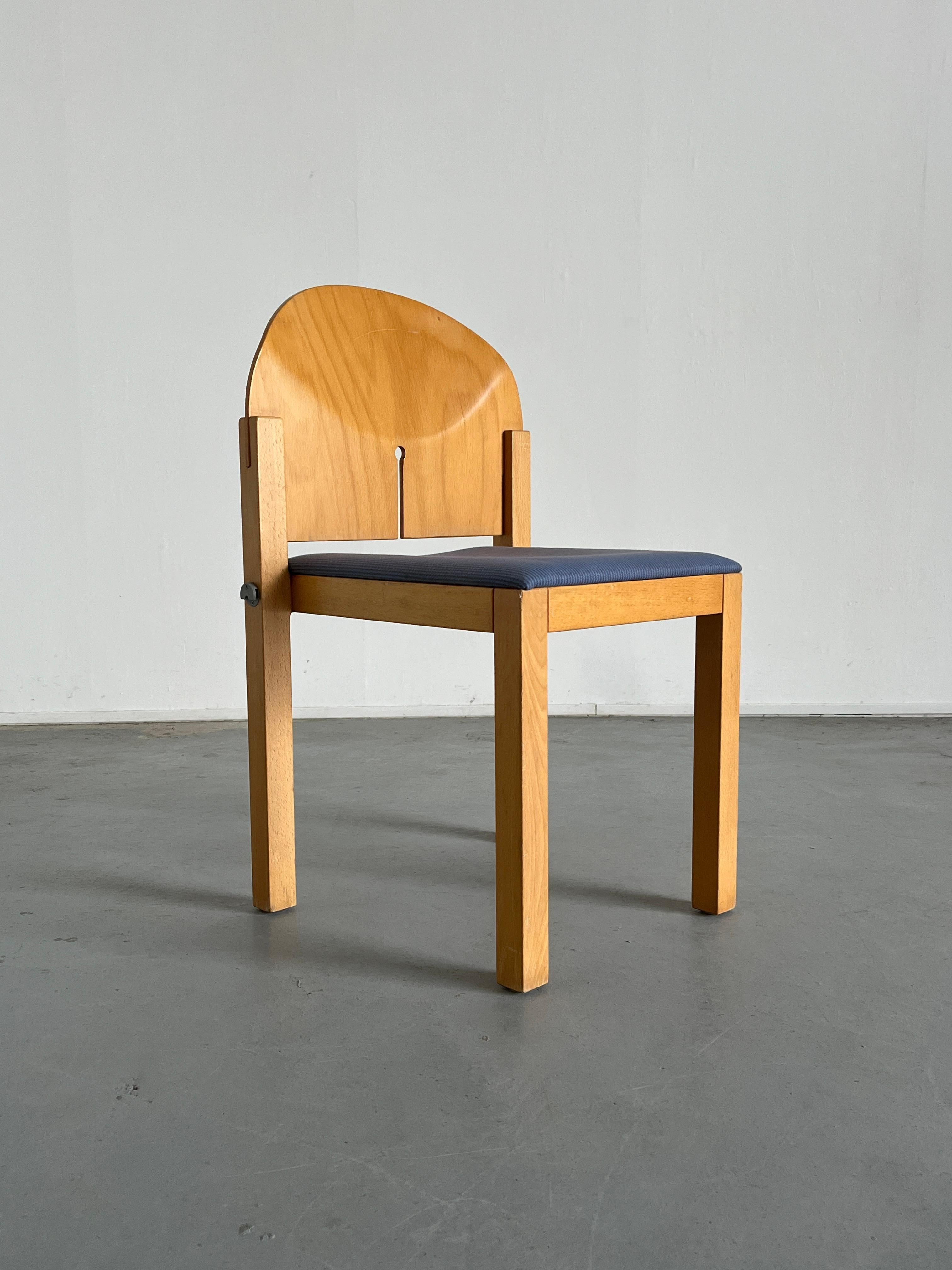 Ensemble de 4 chaises de salle à manger postmodernes sculpturales en bois par Arno Votteler, années 1980 2