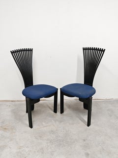 Satz von 4 postmodernen "Totem"-Stühlen, entworfen von Torstein Nilsen für Westnofa