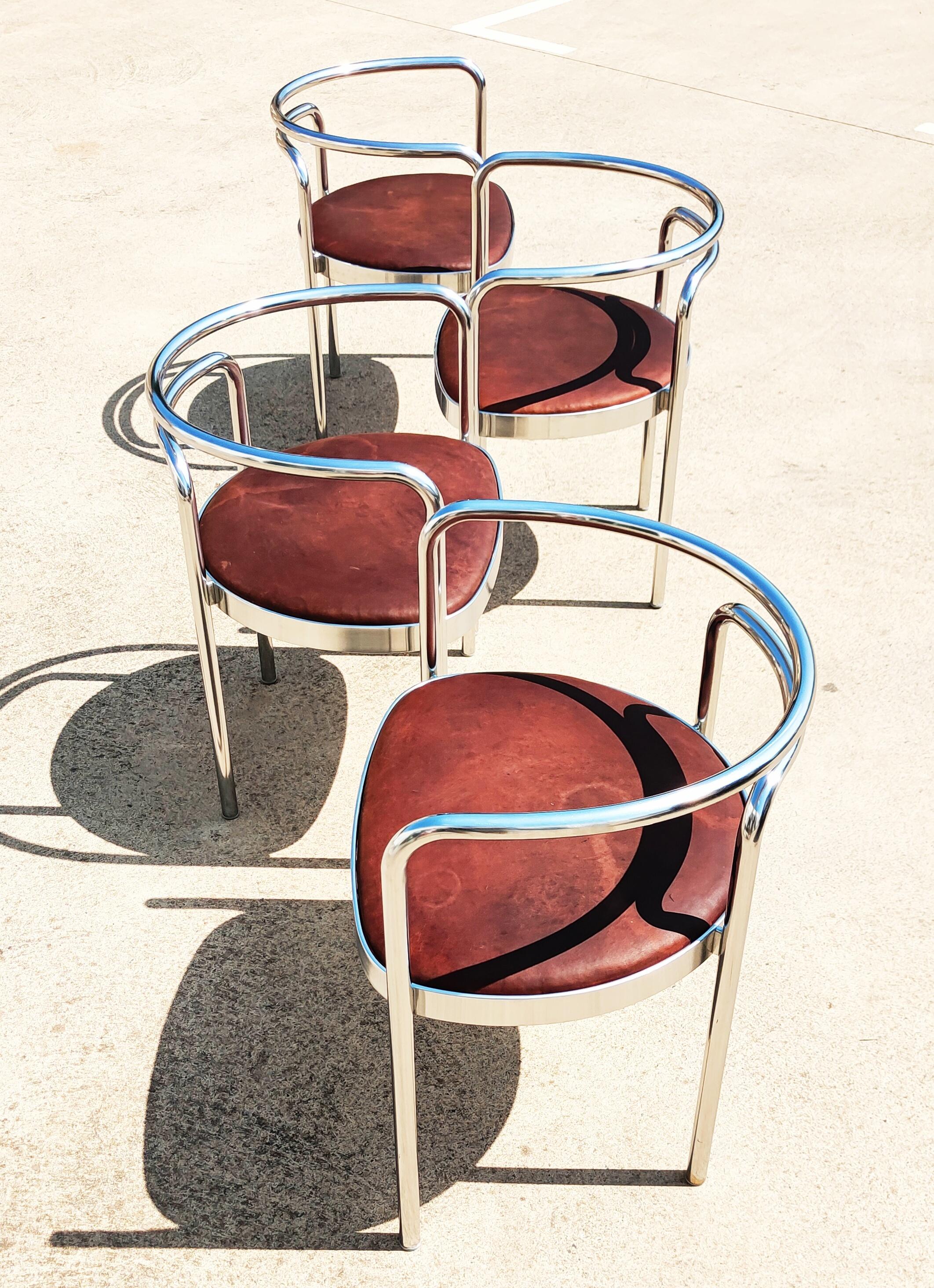 Very rare set of 4 Poul Kjærholm PK12 chairs in beautiful camel patined leather manufactured by E. Kold Christensen in 1964.
More than his contemporaries, the designer Poul Kjærholm worked with metal, rather than wood, and generally with flat