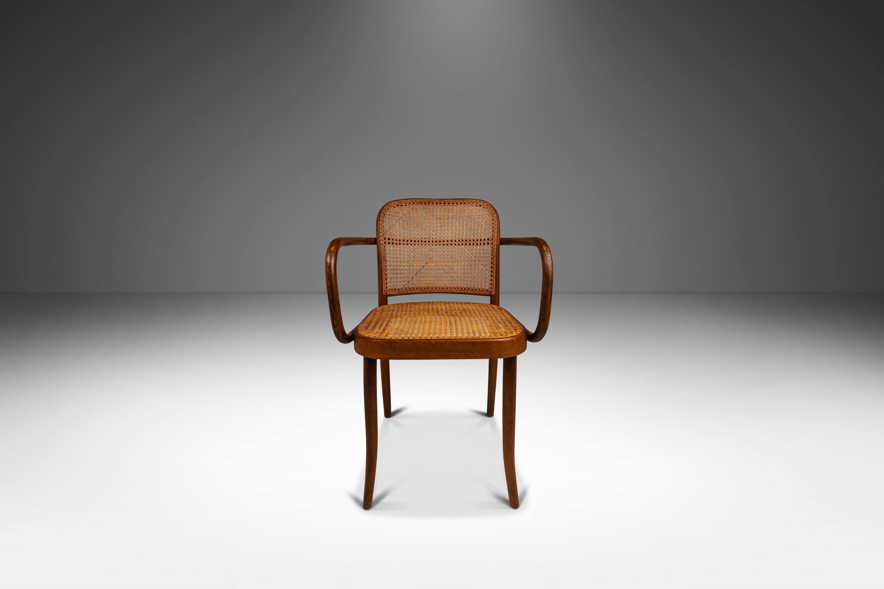  Introducing a rare and beautiful set of four (4) Bentwood Prague Model 811 Dining Chairs by the renowned designers Josef Frank and Josef Hoffmann for Stendig. Designed in the 1960s, these chairs are a true representation of mid-century modern