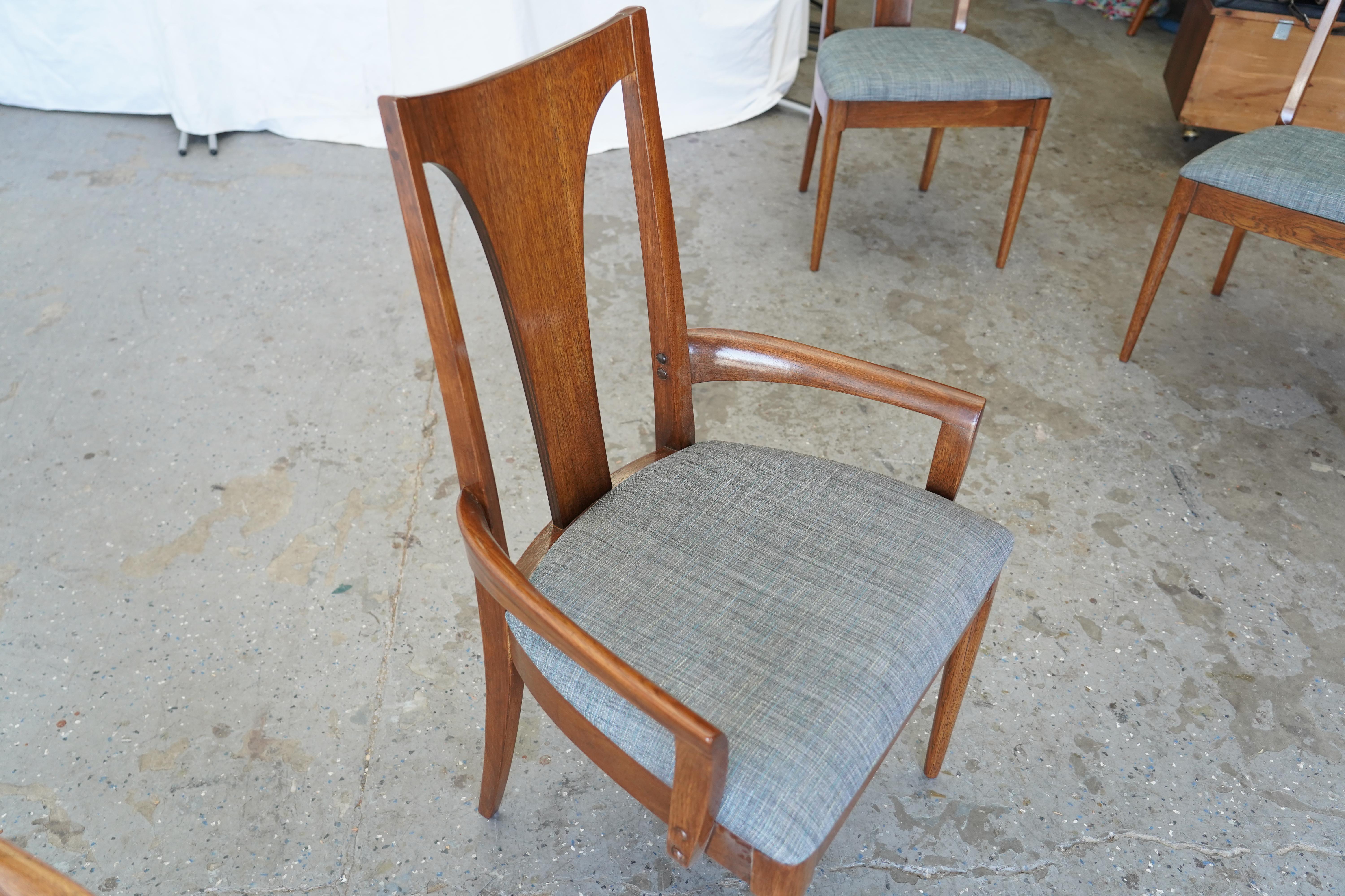 Mid-Century Modern Set of 4 Pro Restored  Reupholstered MCM Broyhill Brasília Dining Chair For Sale