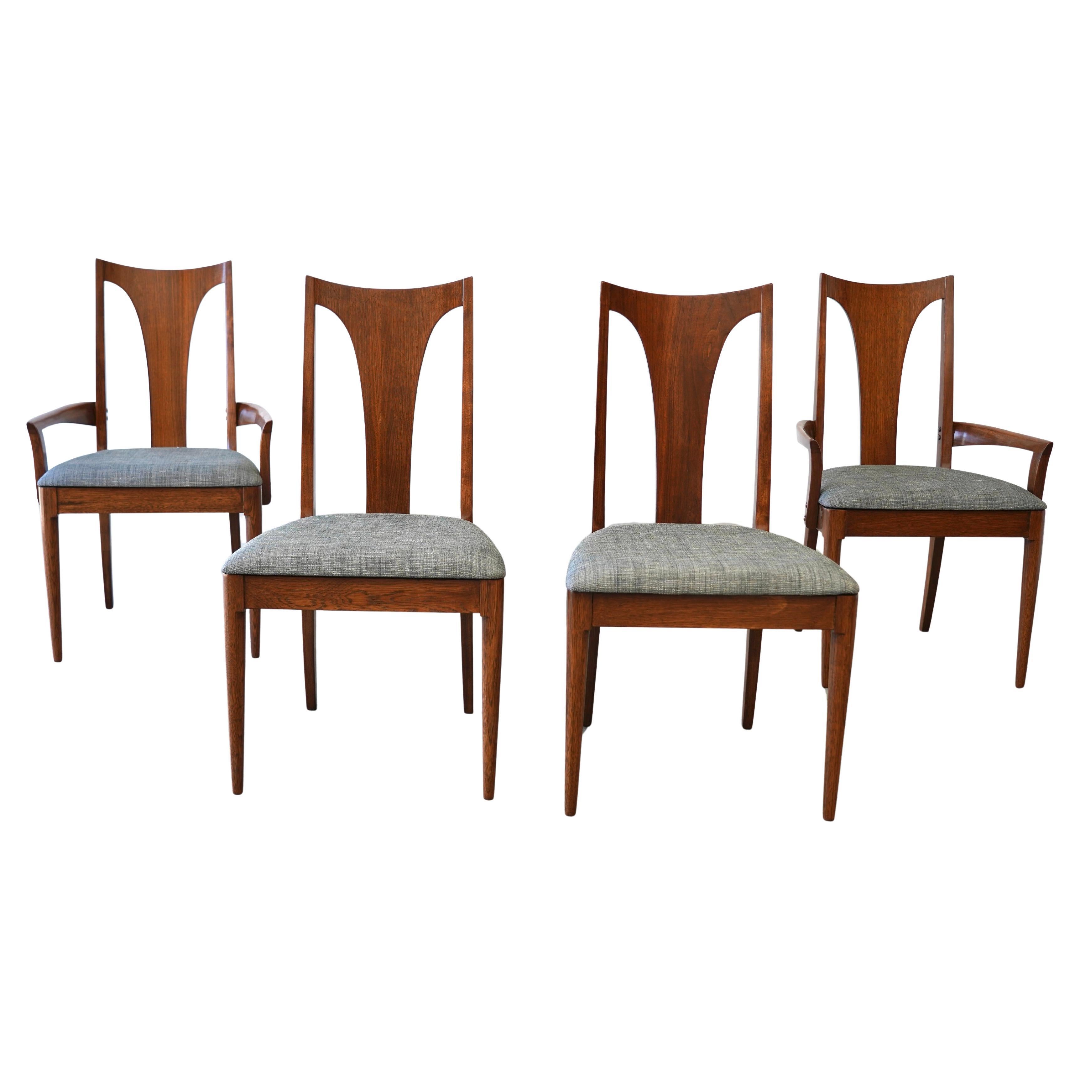Set of 4 Pro Restored  Reupholstered MCM Broyhill Brasília Dining Chair For Sale