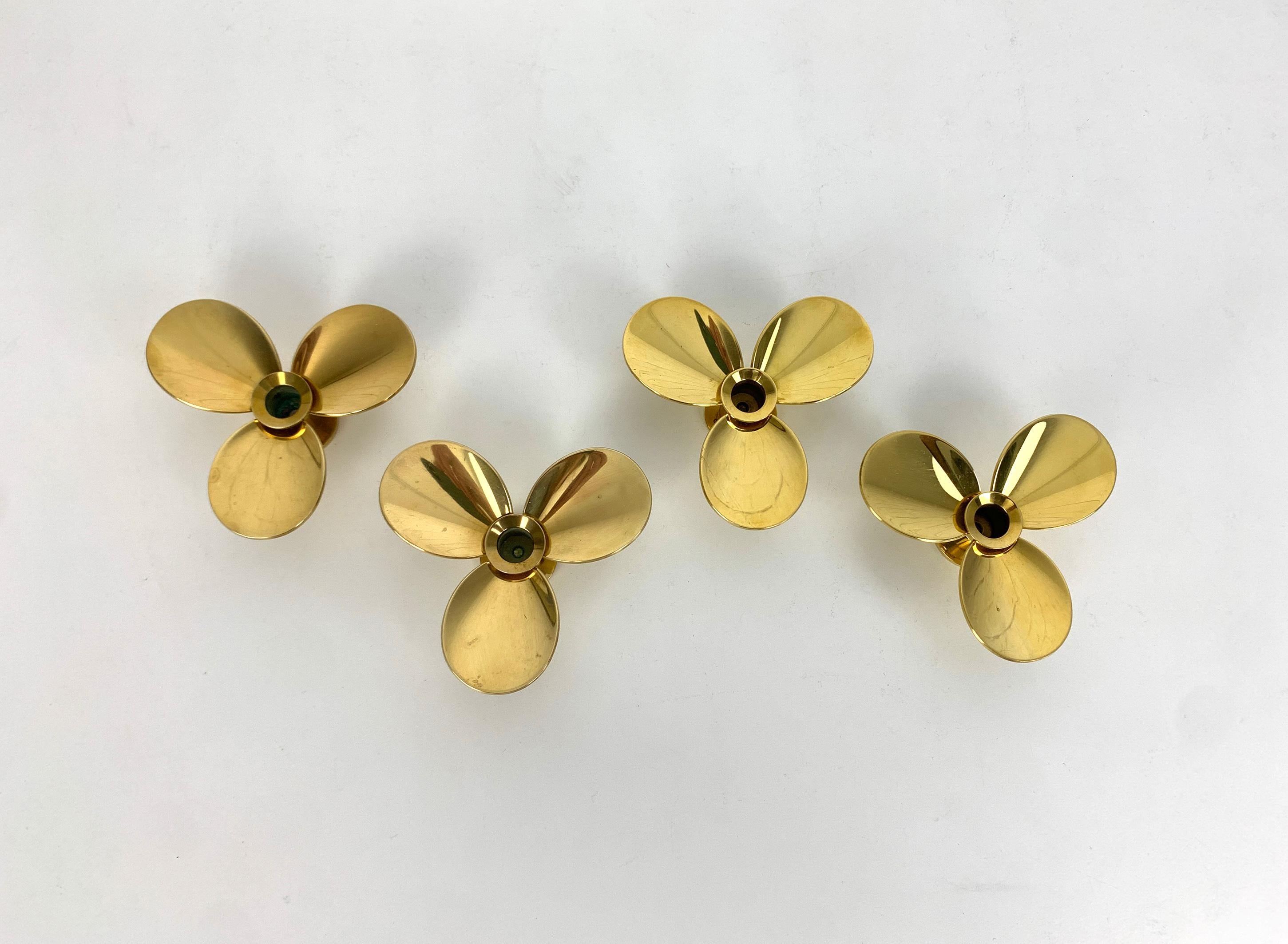 Set of 4 Propeller Candleholders in Brass, Pierre Forssell Skultuna Sweden 1960s 4