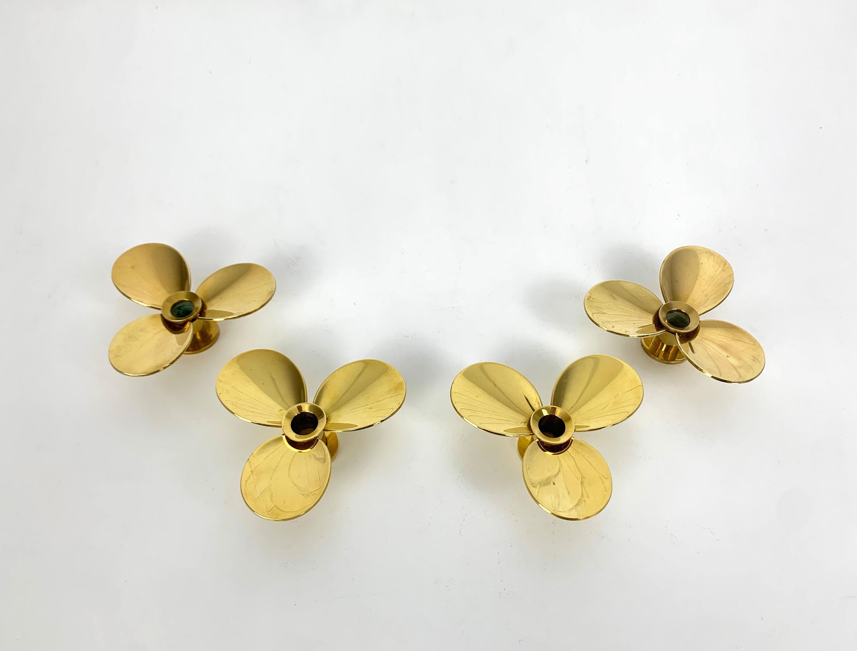 Scandinavian Modern Set of 4 Propeller Candleholders in Brass, Pierre Forssell Skultuna Sweden 1960s