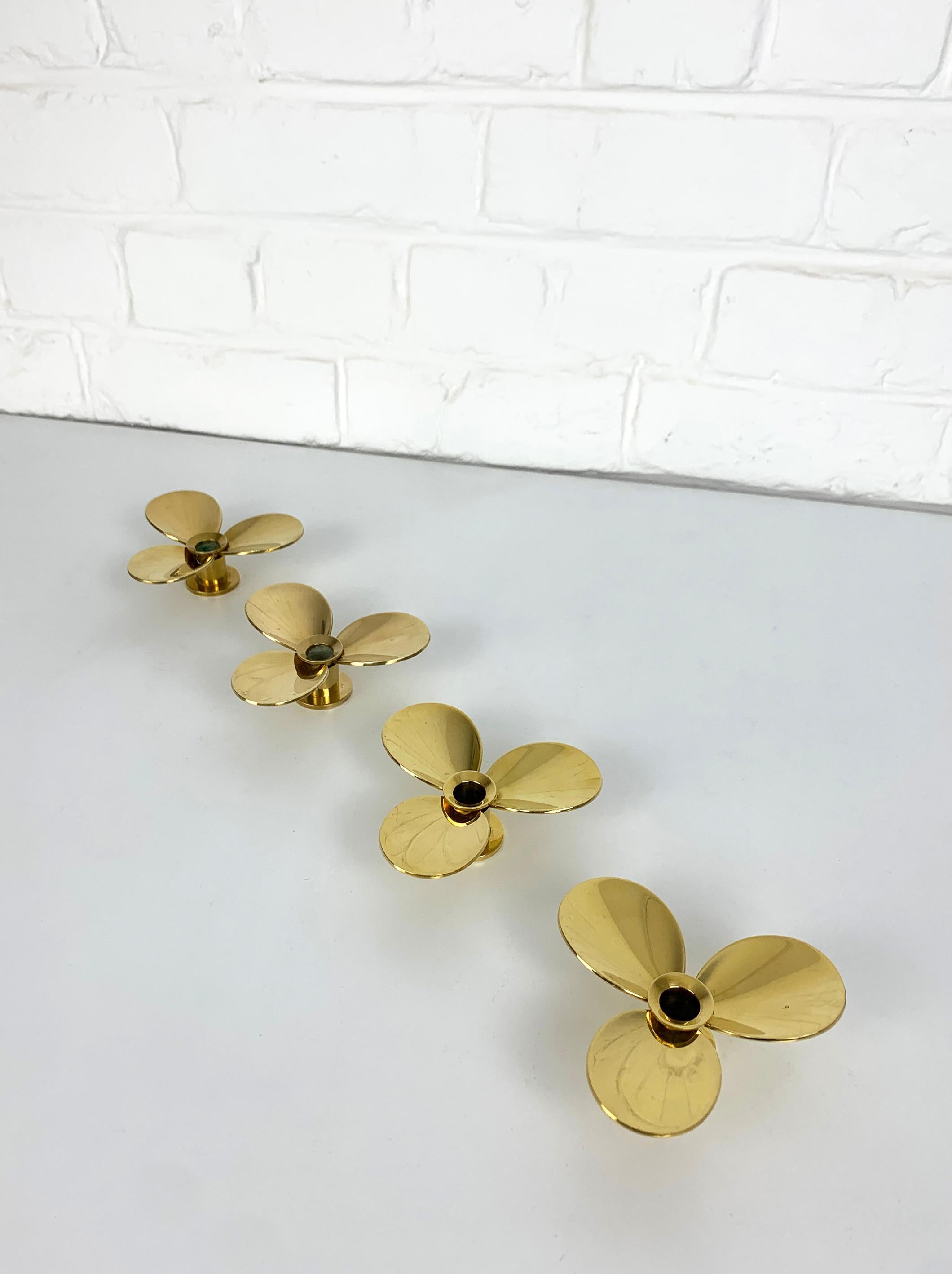 Swedish Set of 4 Propeller Candleholders in Brass, Pierre Forssell Skultuna Sweden 1960s