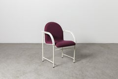 Juego de 4 sillones de comedor posmodernos morados y blancos de Arco, de los años 80