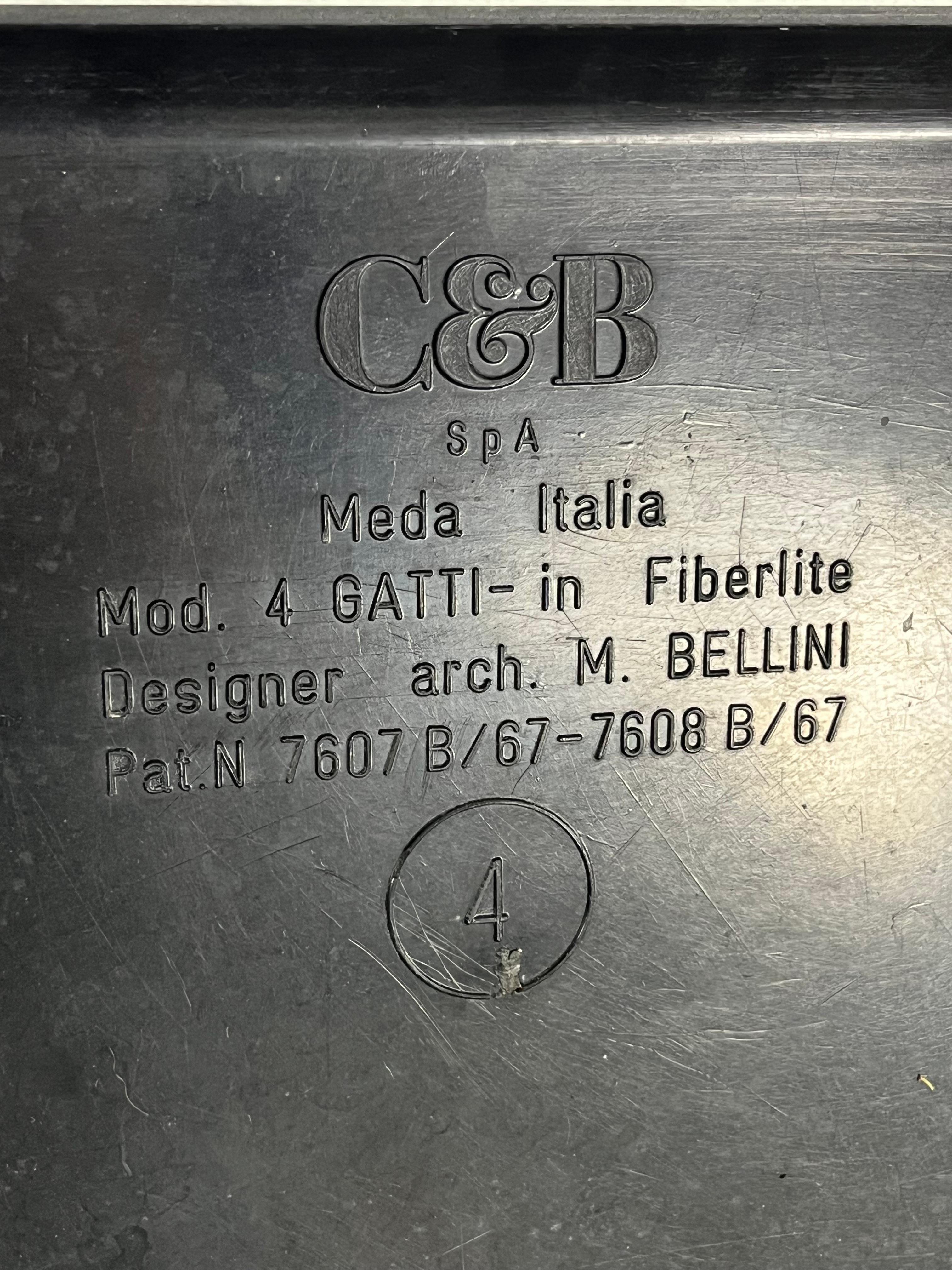 Satz von 4 stapelbaren Quattro Gatti-Tischen von Mario Bellini für C&B Italia, 1970er Jahre (Italienisch) im Angebot