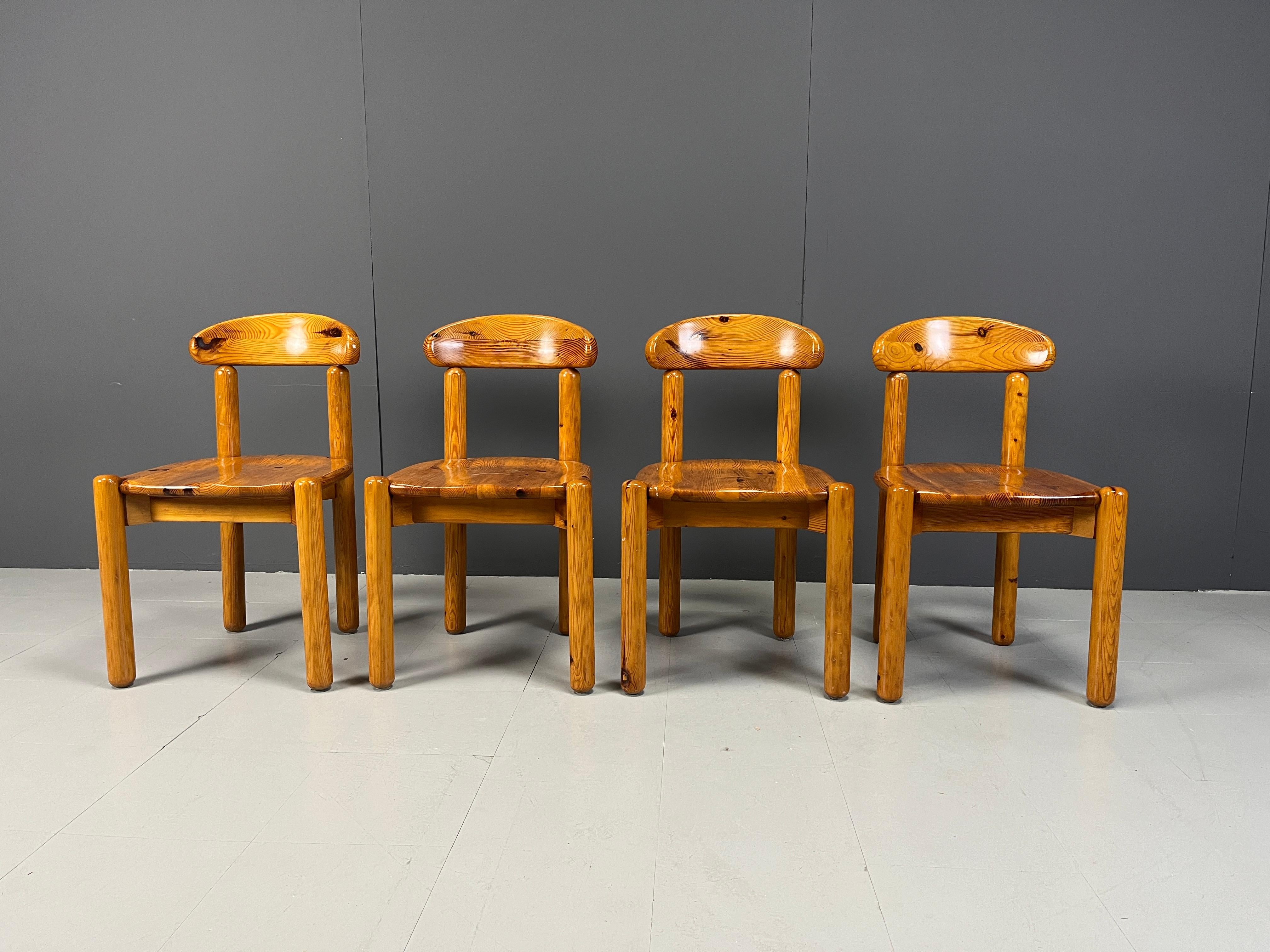 Set of 4 scandinavian pine wood dining chairs by Rainer Daumilier for  Hirtshals Savvaerk

Nice and solid chairs.

Timeless and can be combined in lots of interiors.

Good condition

1980s - Denmark 

Dimensions:
Height: 77cm
Wodth x depth: