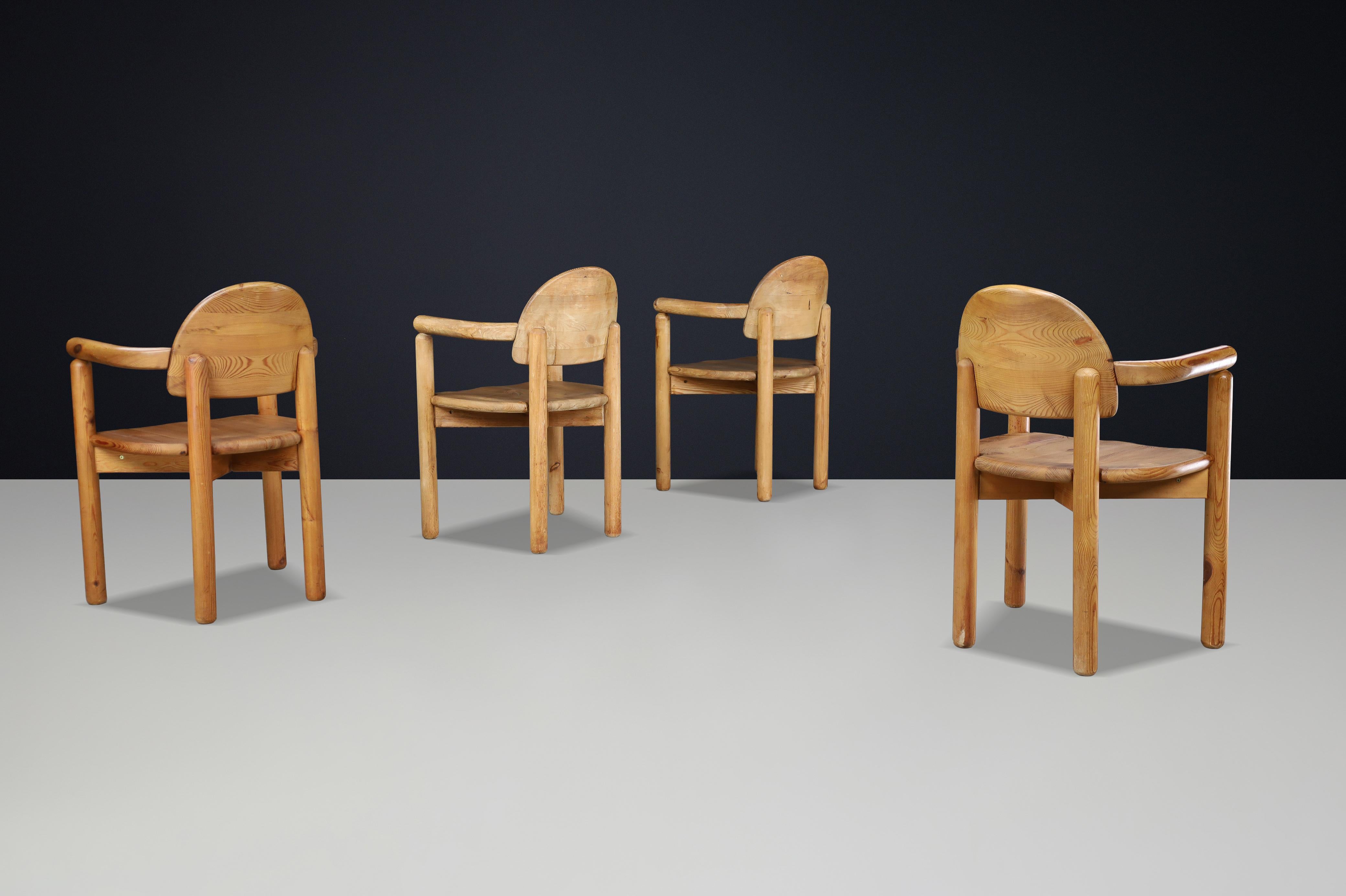 Scandinavo moderno Set di 4 poltrone in pino Rainer Daumiller, Danimarca, anni '70 in vendita