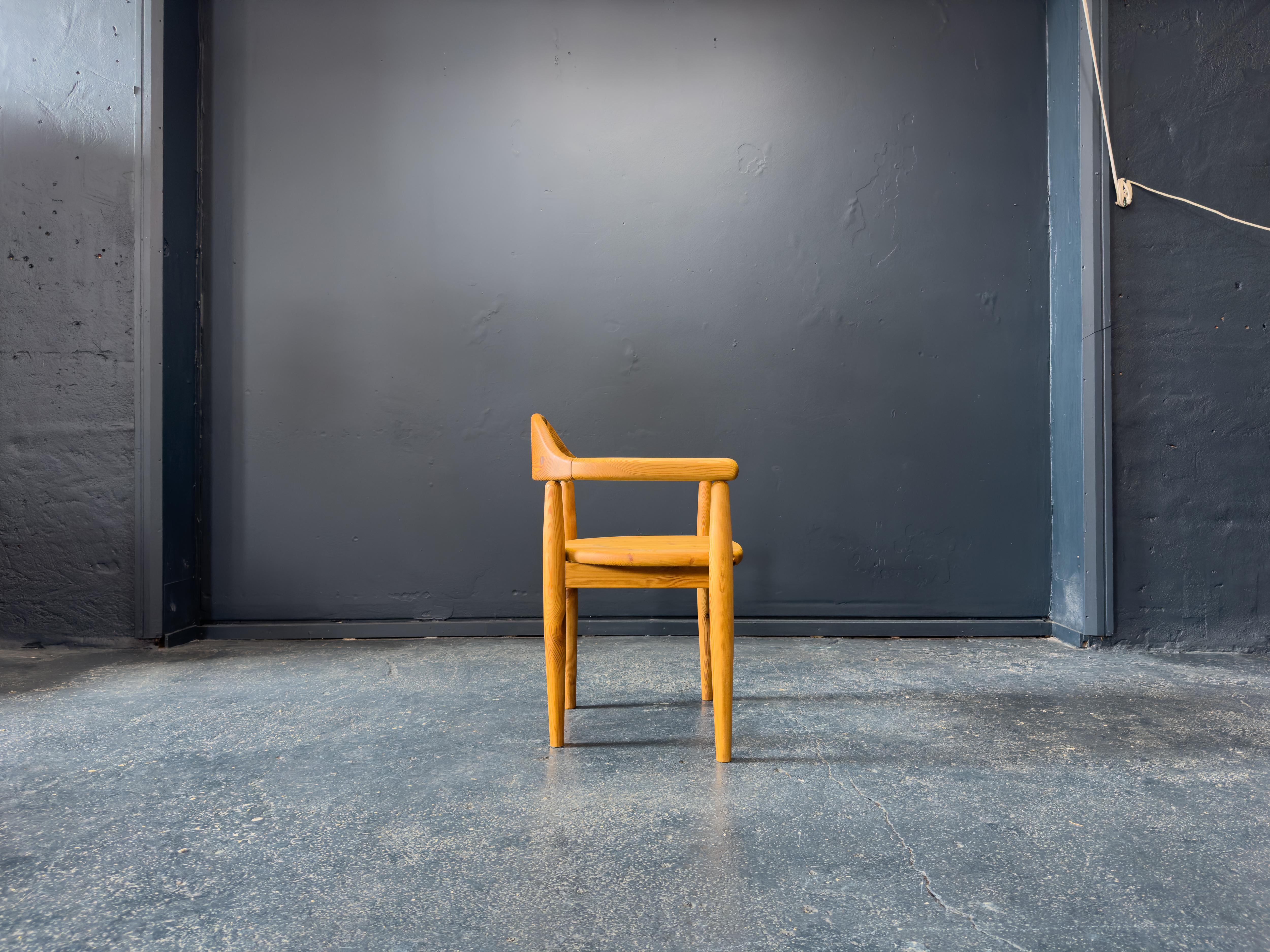 Ensemble de 4 chaises de salle à manger Rainer Daumiller en pin massif Bon état - En vente à London, GB