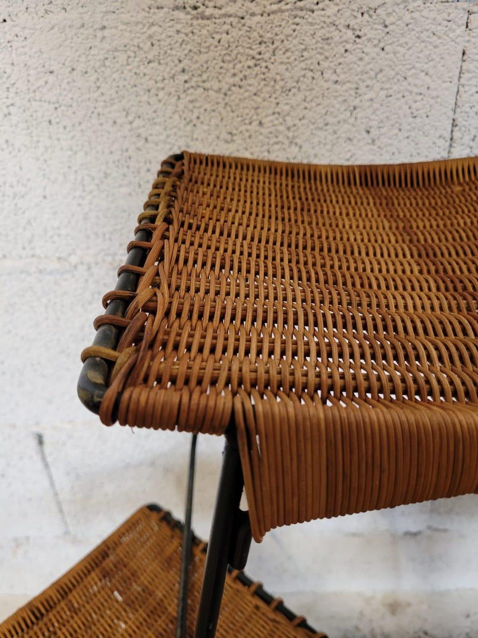 Mid-Century Modern Ensemble de 4 tabourets et porte-revues Raoul Guys, édition Airborne 1950