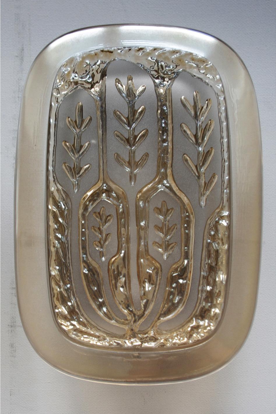 Schöne Satz von vier Glas und Chrom Wandleuchte. 
Deutschland, 1960er-1970er Jahre.
Lampenfassungen: 1