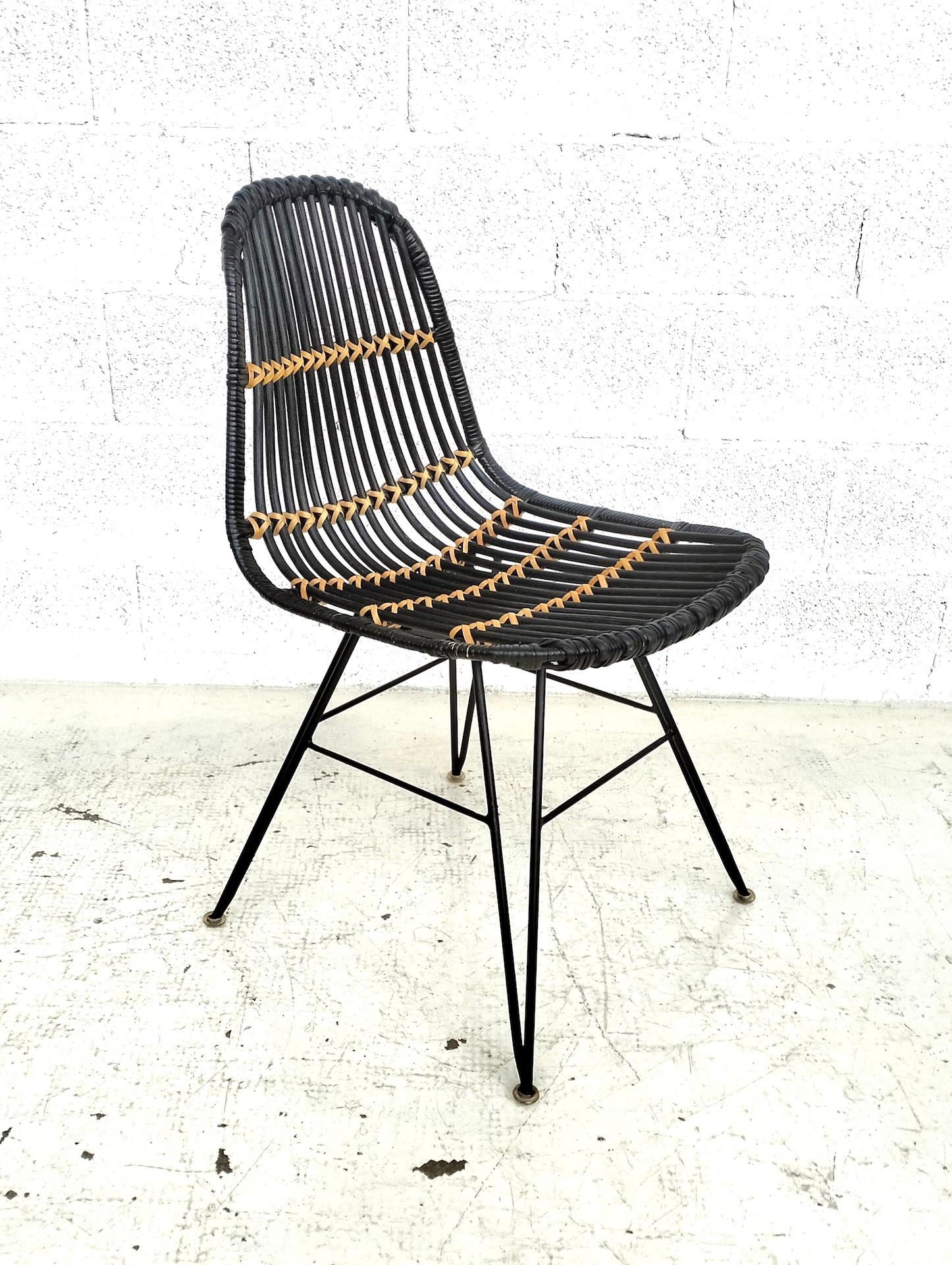 Metà XX secolo Set di 4 sedie in rattan e metallo dal design anni '60 in vendita