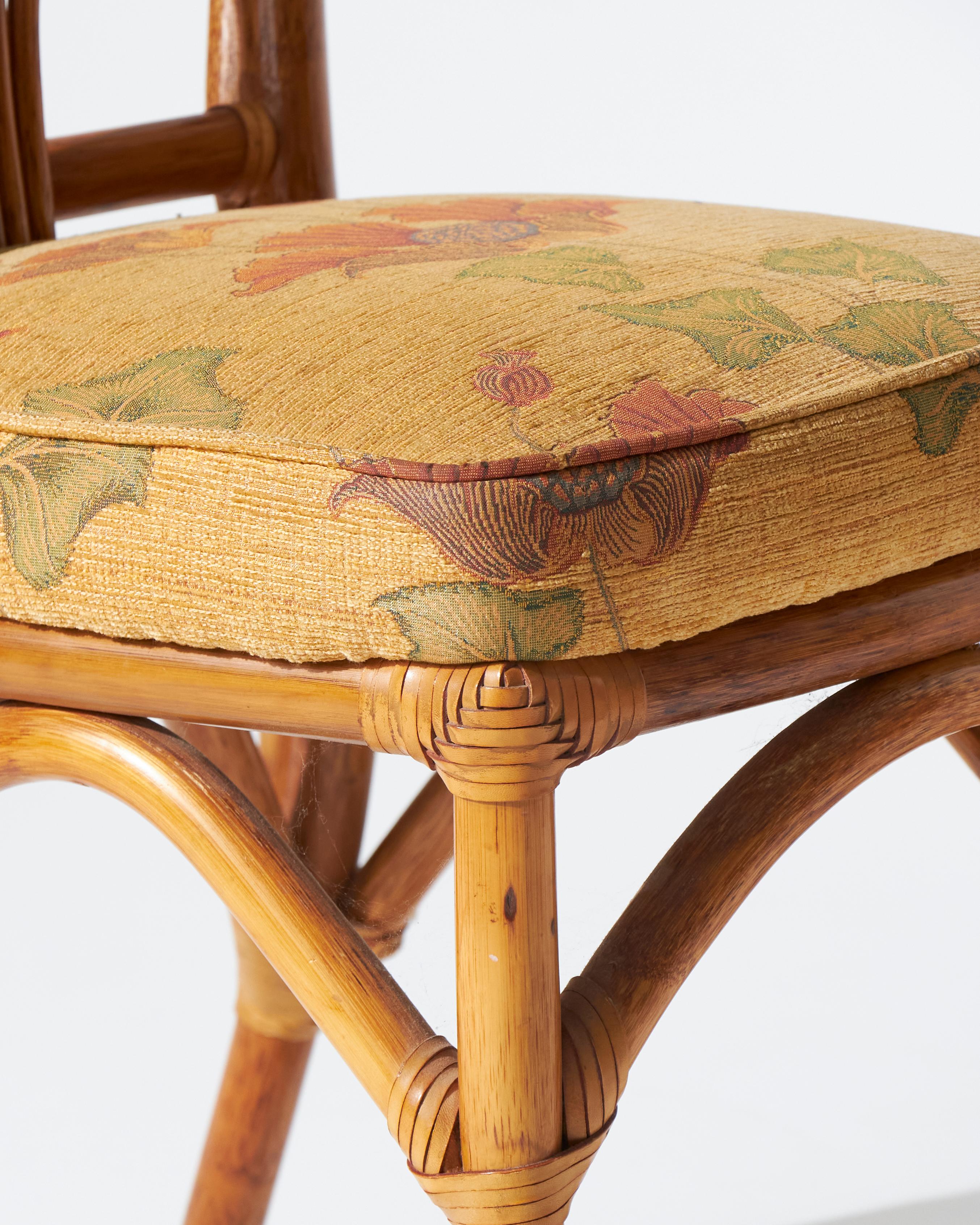 Lot de 4 chaises en rotin avec revêtement en tissu floral en vente 6