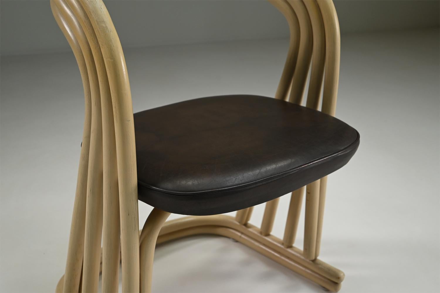 Satz von 4 Rattan-Esszimmerstühlen, 1980er Jahre Italien. (Ende des 20. Jahrhunderts) im Angebot