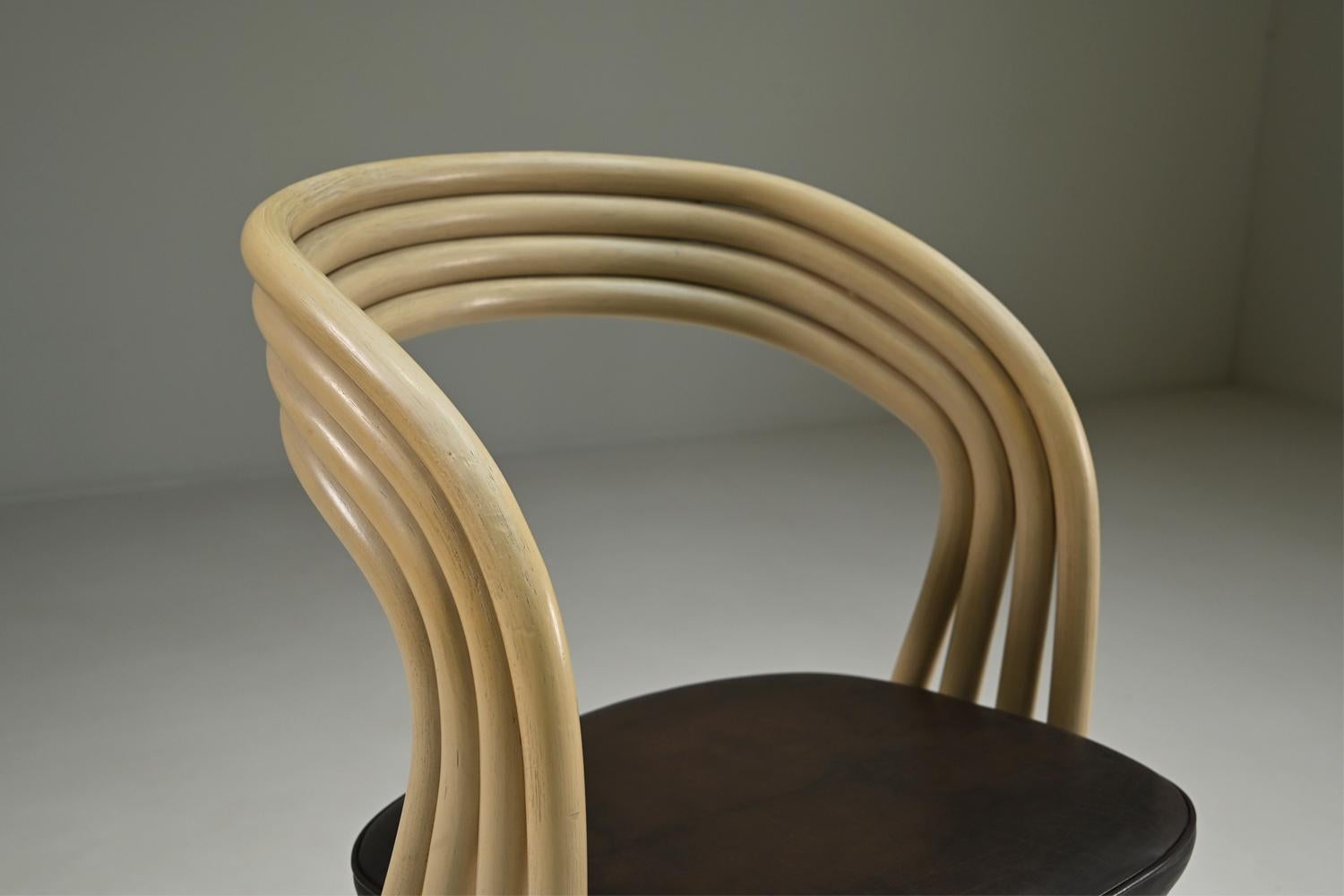 Satz von 4 Rattan-Esszimmerstühlen, 1980er Jahre Italien. im Angebot 2