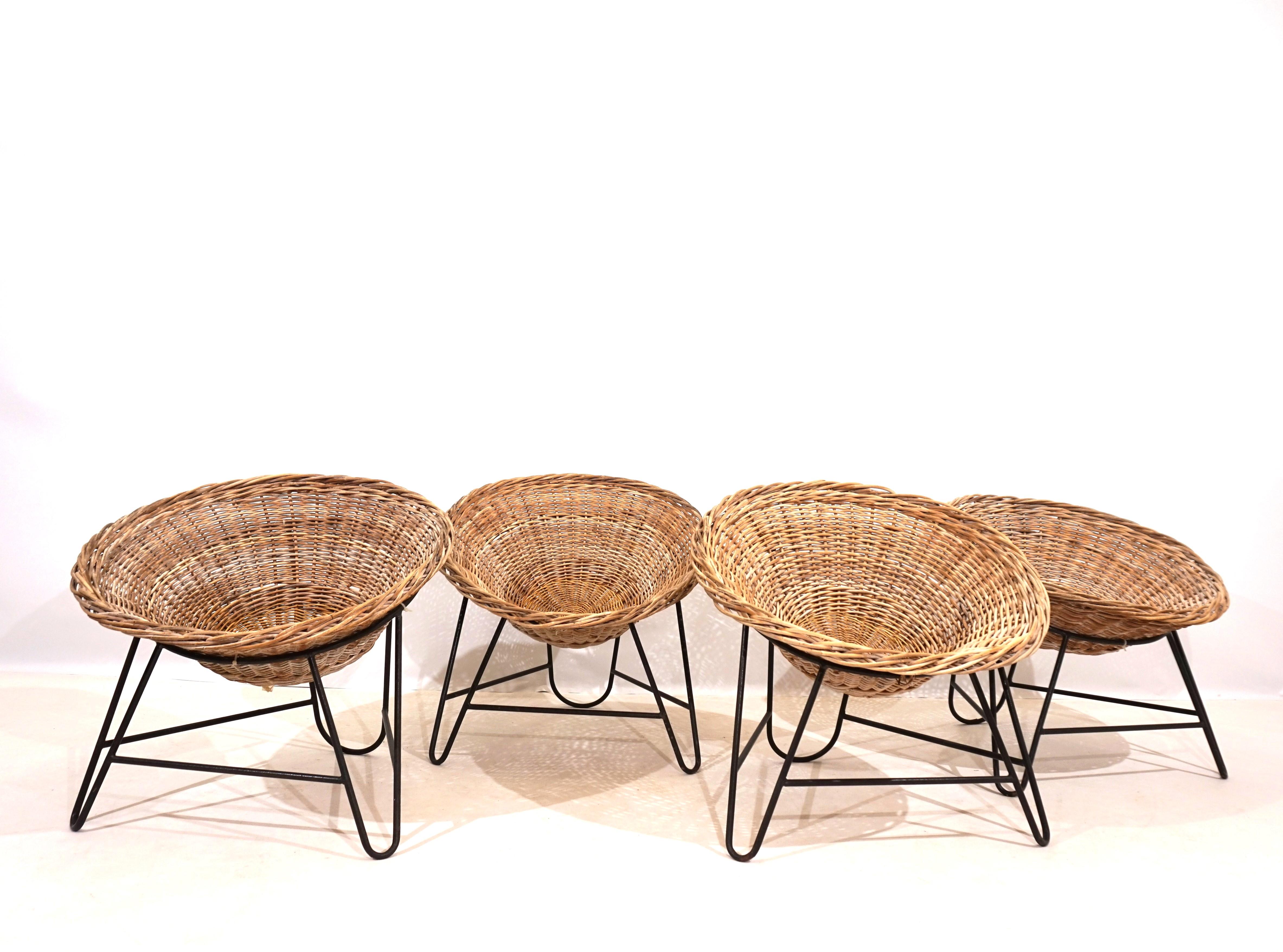 Set of 4 rattan pod chairs 60s For Sale 5