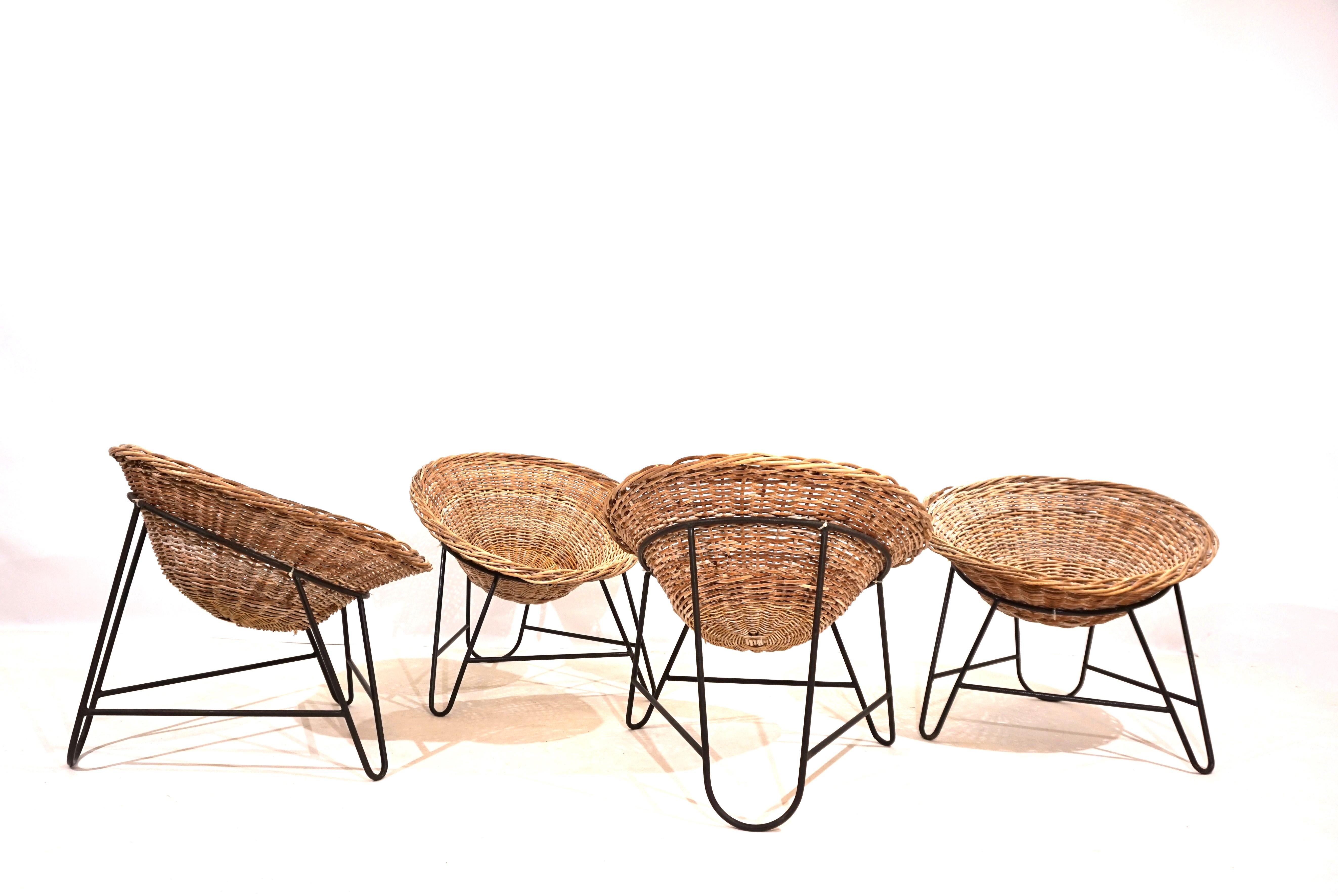 Set of 4 rattan pod chairs 60s For Sale 6