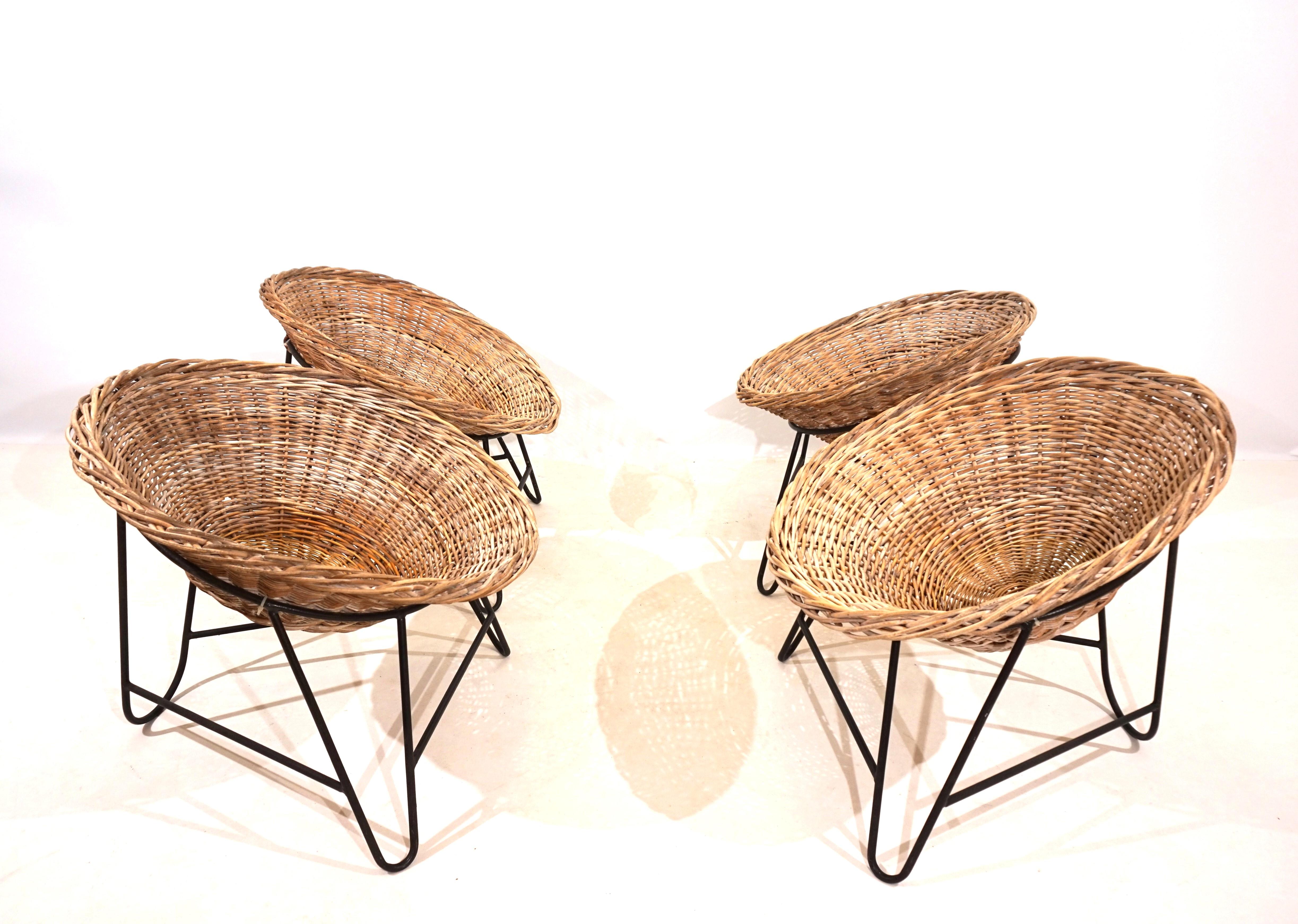 Ensemble de 4 chaises pods en rotin 60s en vente 9