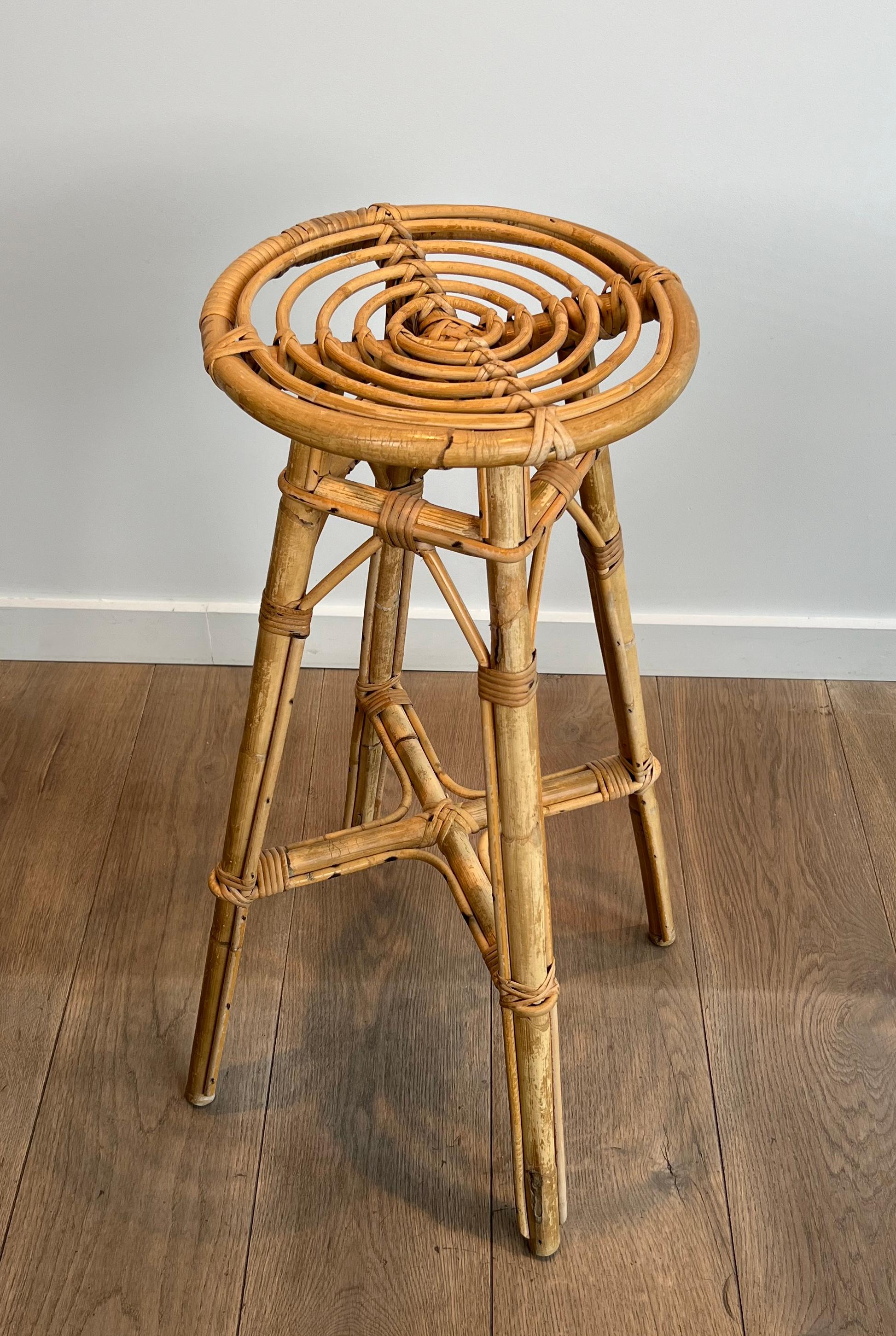 Set di 4 sgabelli in rattan. Francese. Circa 1970 in vendita 9