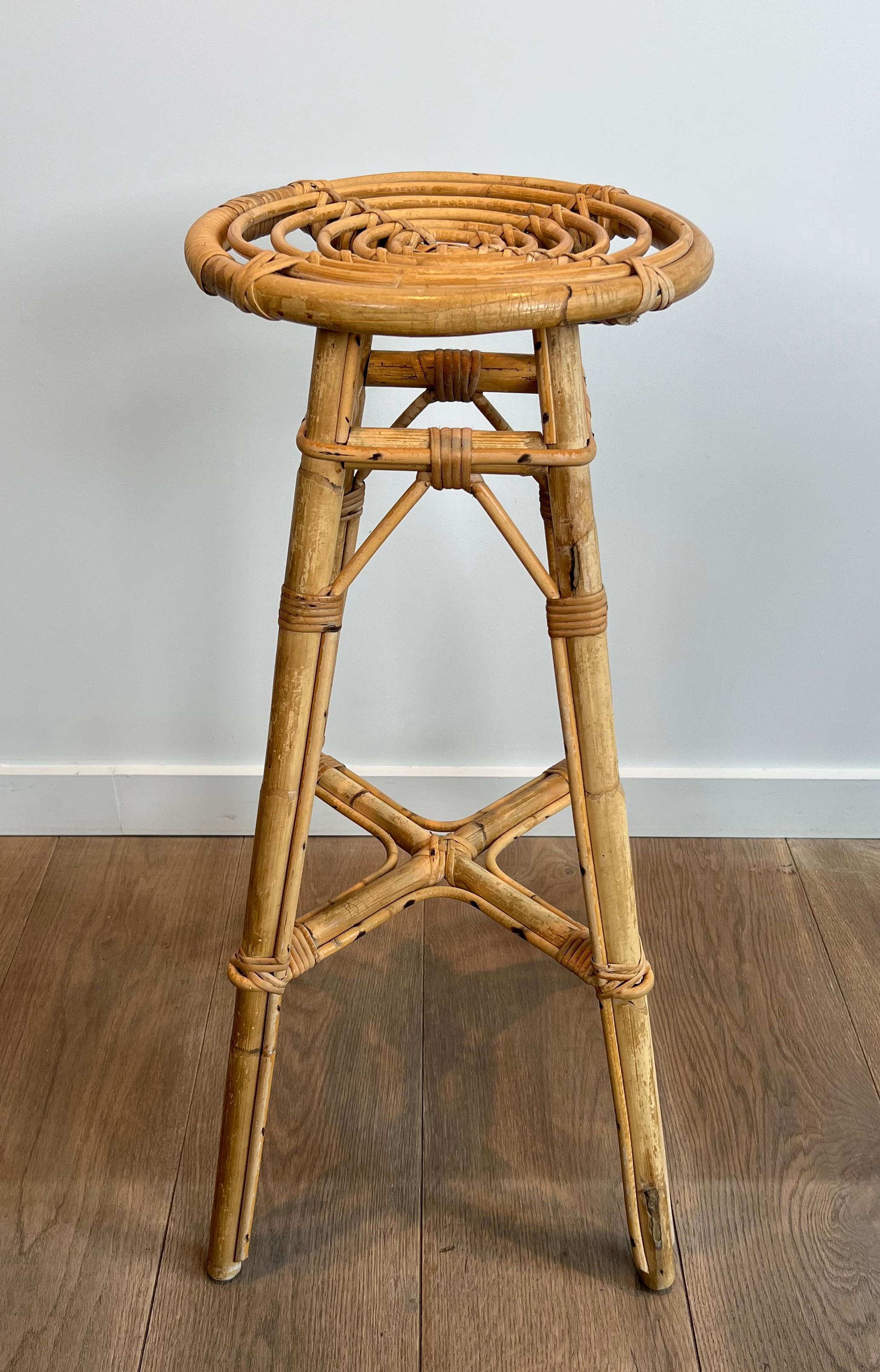Set di 4 sgabelli in rattan. Francese. Circa 1970 in vendita 13