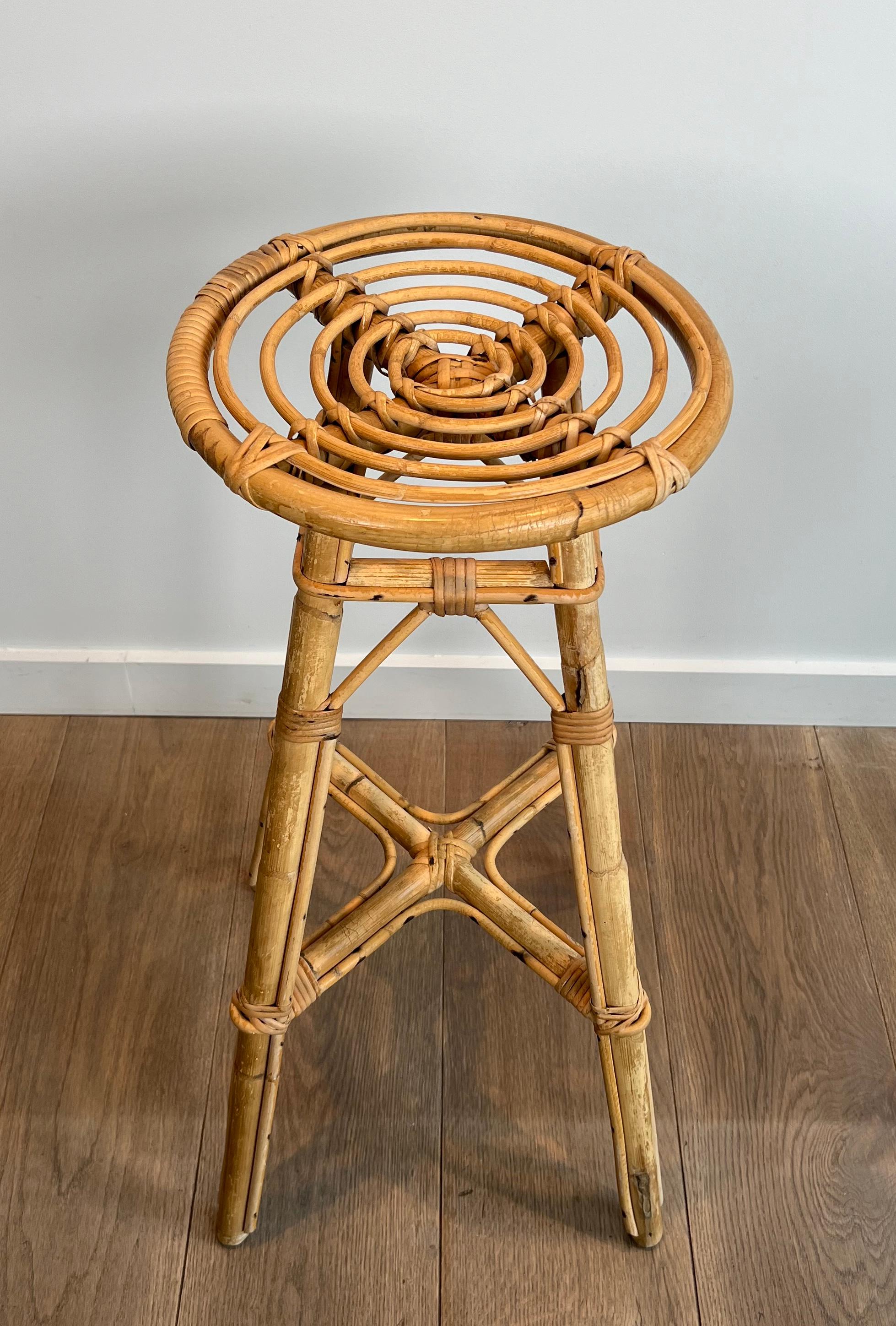 Rattan Set di 4 sgabelli in rattan. Francese. Circa 1970 in vendita
