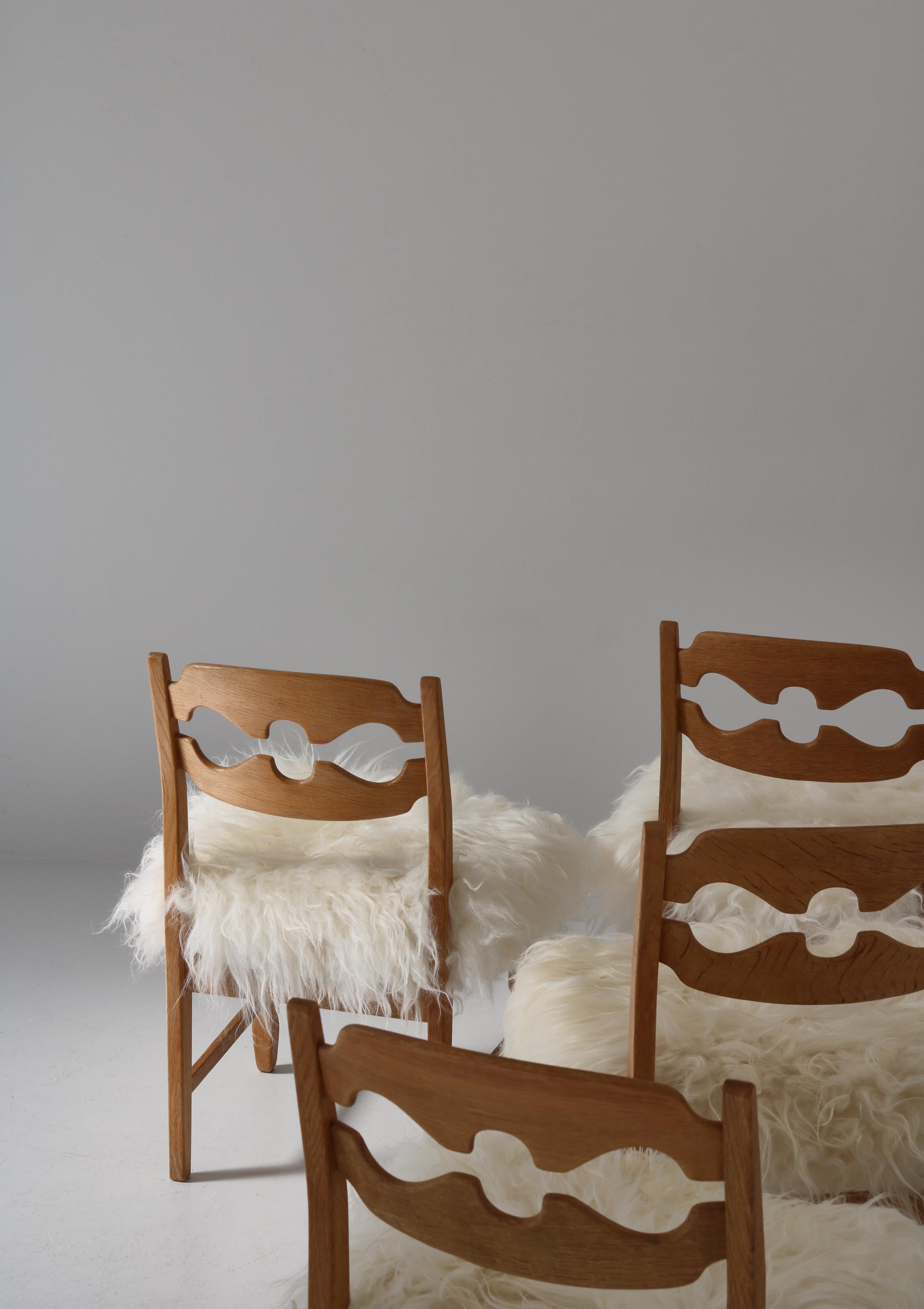 Set of 4 Razor Blade Dining Chairs in Oak & Sheepskin by Henry Kjærnulf, Denmark For Sale 4