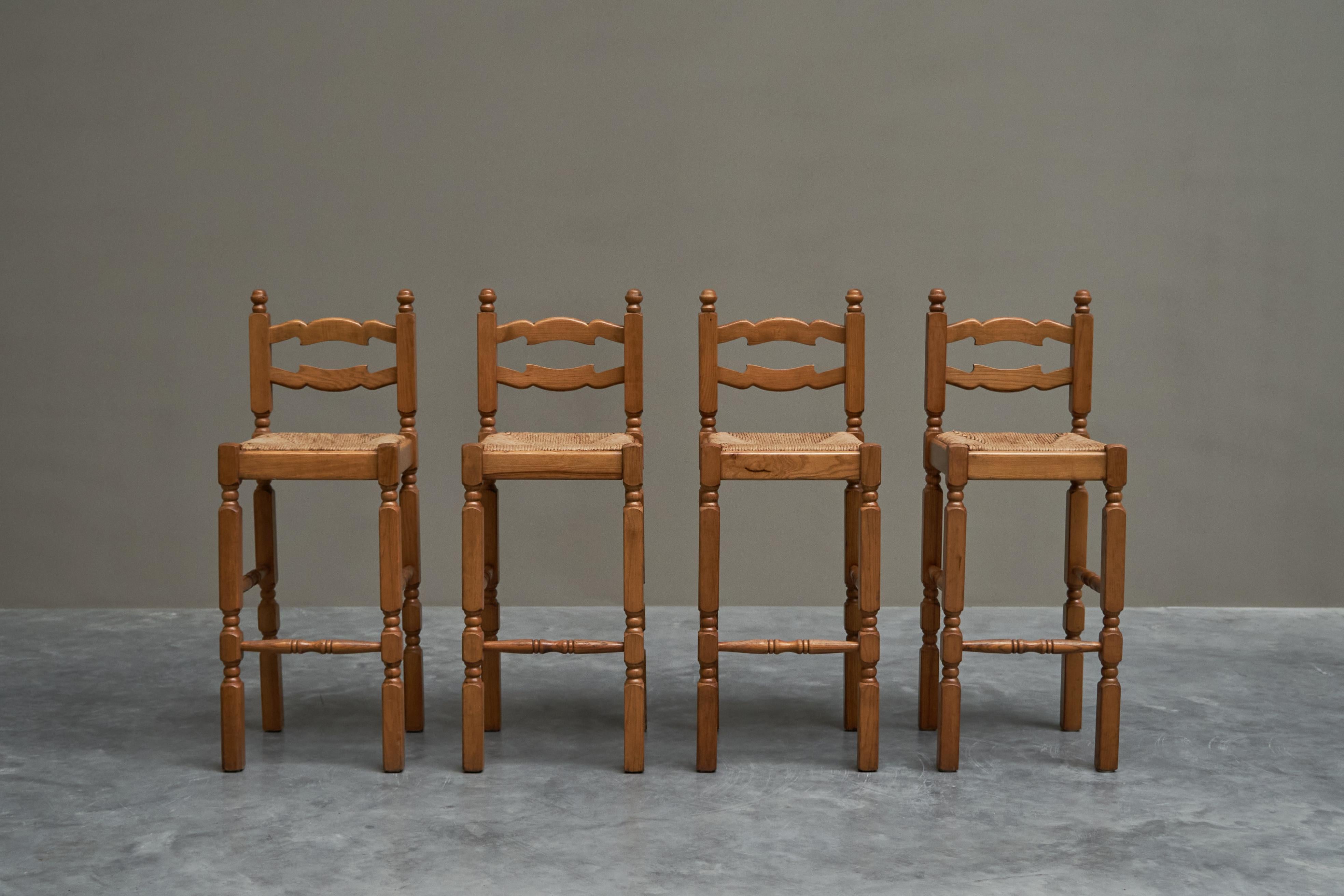Set of 4 Razorblade Bar Stools in Solid Oak and Rush 1960s In Good Condition For Sale In Meer, VAN