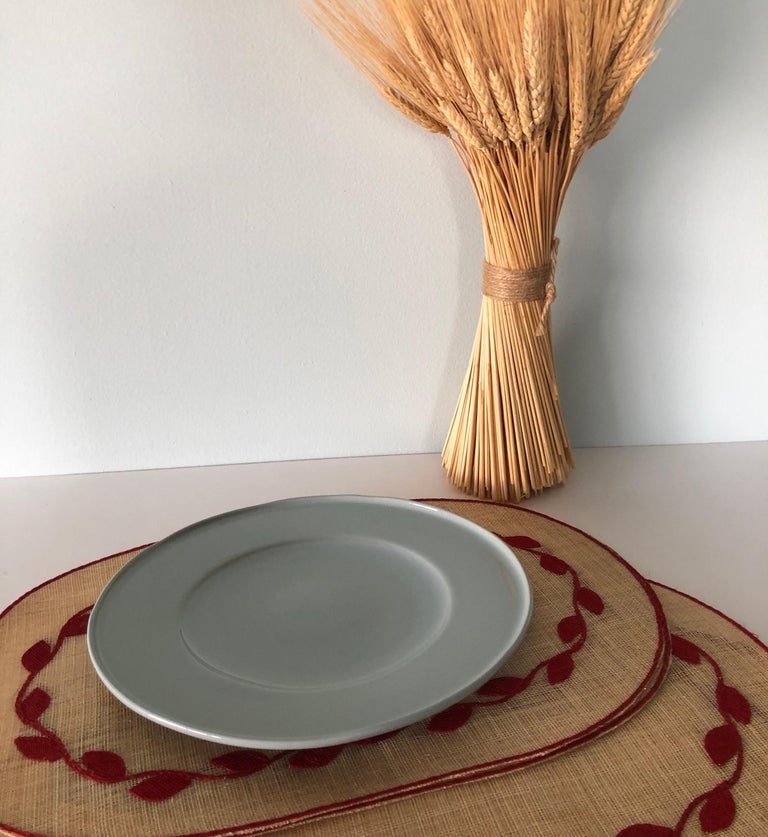 Set of '4' Read and Natural Woven Oval Placemats For Sale at 1stDibs