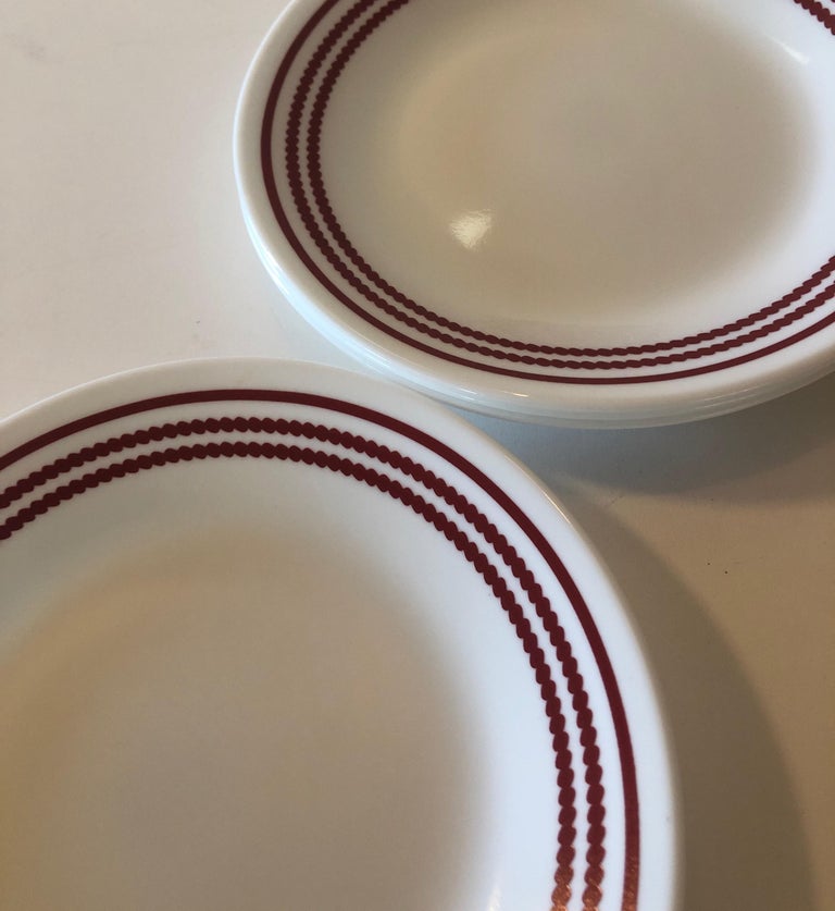 Set of '4' Red and White Dessert Plates For Sale at 1stdibs