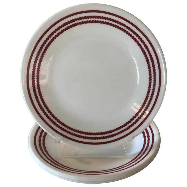 Set of '4' Red and White Dessert Plates For Sale at 1stdibs