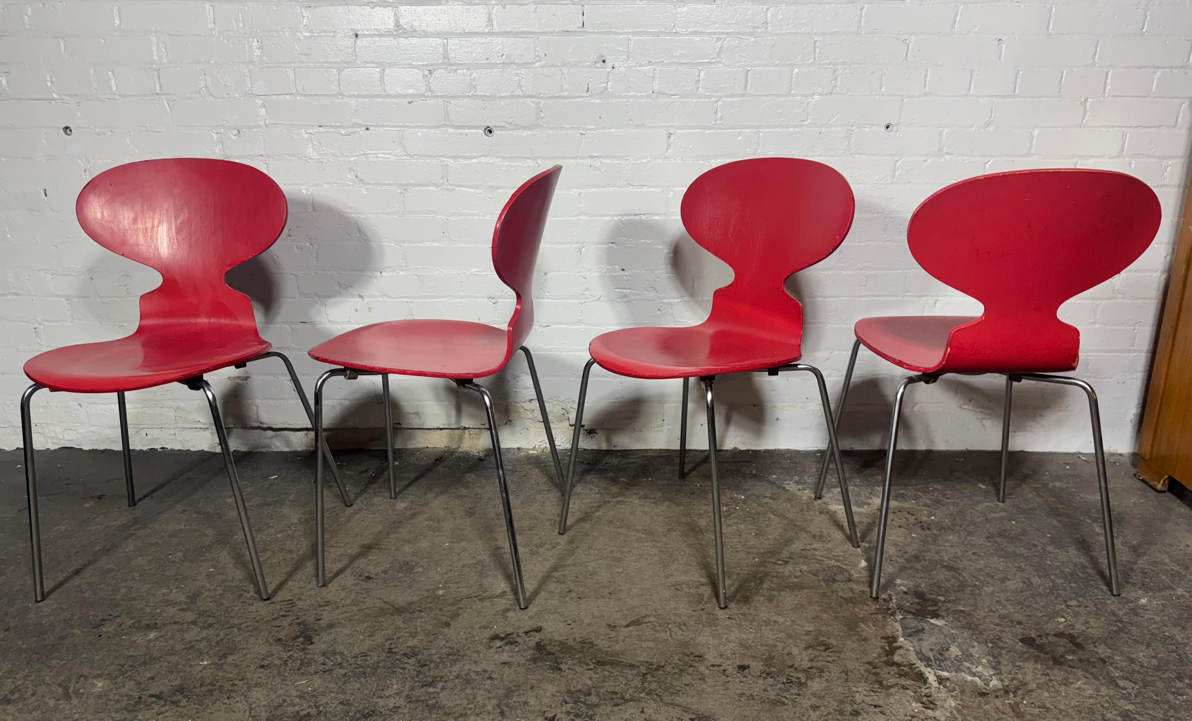 Satz von 4 roten Arne Jacobsen Geweihstühlen für Fritz Hansen, 1973, Dänemark im Angebot 2