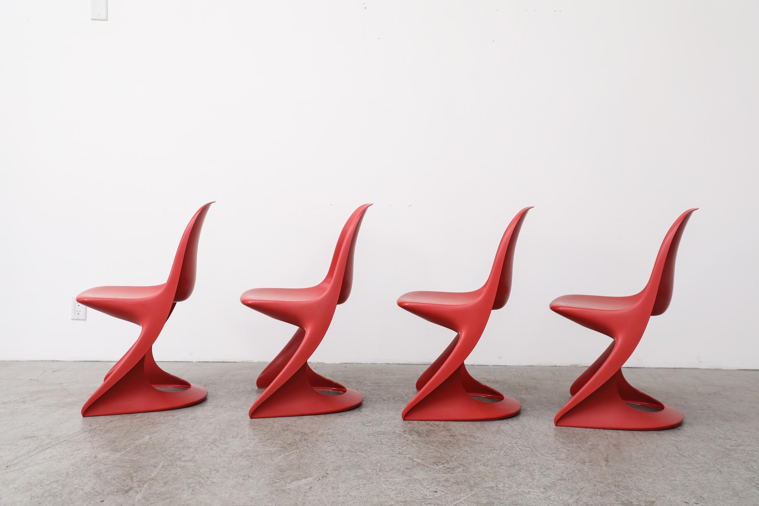 italien Ensemble de 4 chaises Casalino rouges empilables de l'ère spatiale pour enfants par Alexander Begge en vente