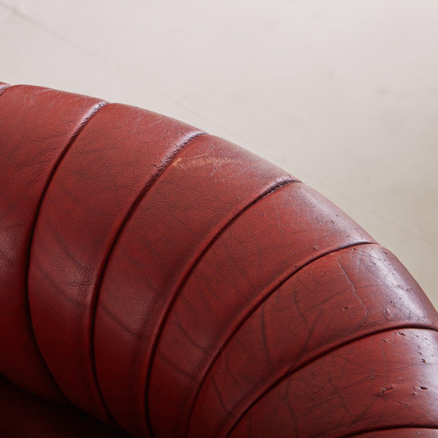 Set of 4 Red Vegan Leather Chairs by Luigi Massoni for Poltrona Frau, Italy 1980 8