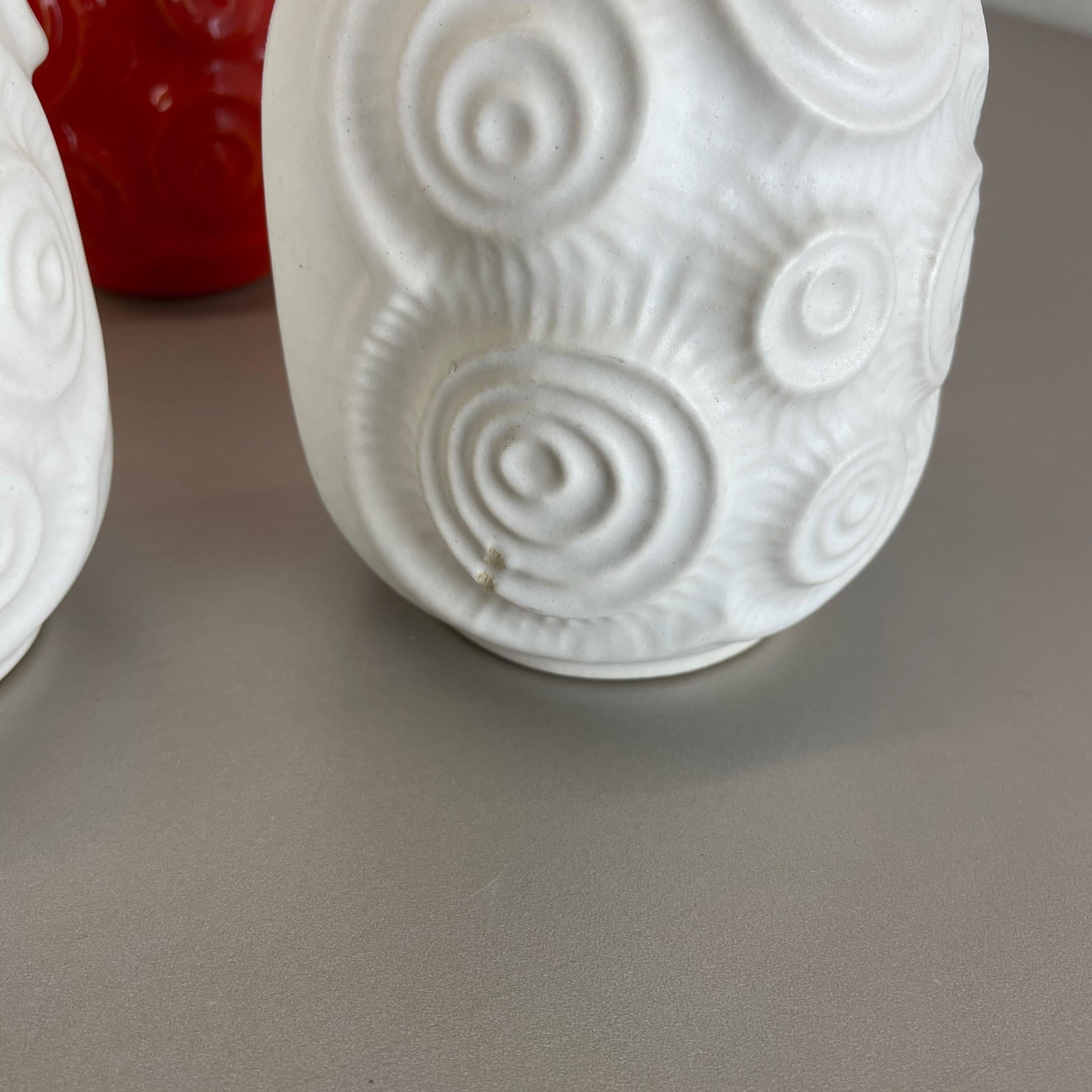 Set di 4 vasi in ceramica rossa-bianca Fat Lava Op di Bay Ceramics, Germania in vendita 8