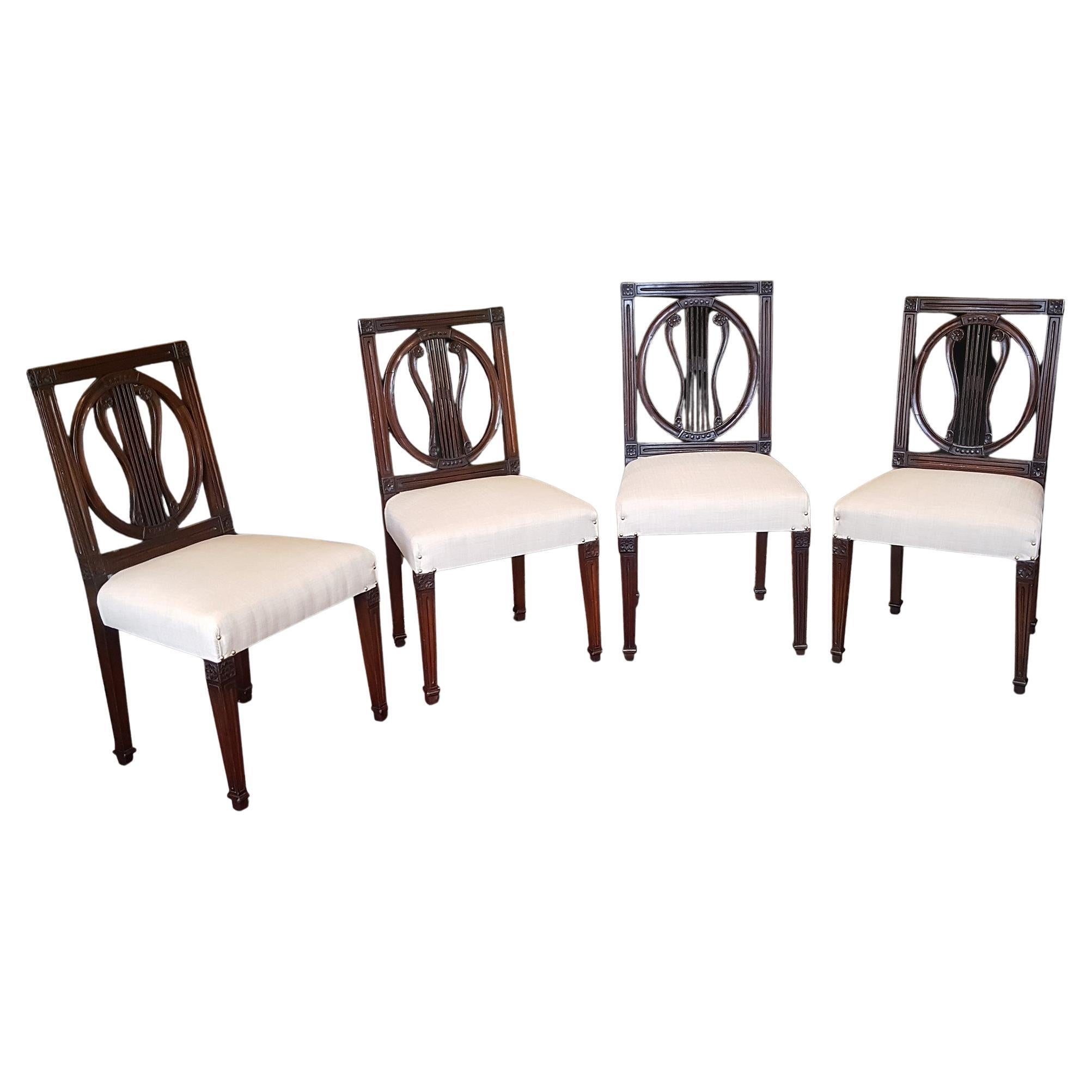 Ensemble de 4 chaises Regency en acajou avec Bac de style Lyre