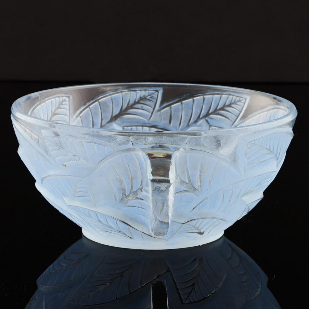 Art Deco Set of 4 Rene Lalique Blue Stained Ormeaux Pattern Tasse a Glace, Designed 1931 For Sale